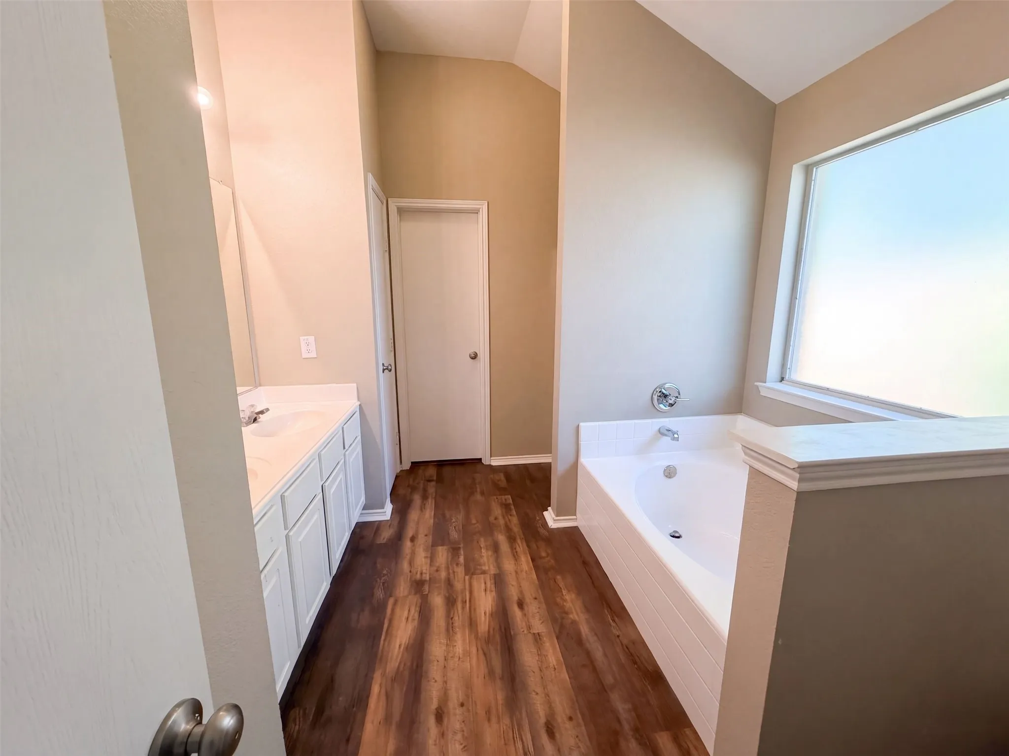 Single Family Residence For Sale in Johnson County , 809 Canyon Cove Drive, Burleson, Texas 76028, 3 Bedroom, 2 Bathroom, 2 Garage spaces, 1,379 Sqft, built in 2003, mls#21387567, Real Estate Agent in Burleson, Homes For Sale in Johnson county, Homes For Sale in Burleson, Realtor in Burleson Texas, Real Estate Brokerage Independent Realty Texas, Luminita Cordes Realtor