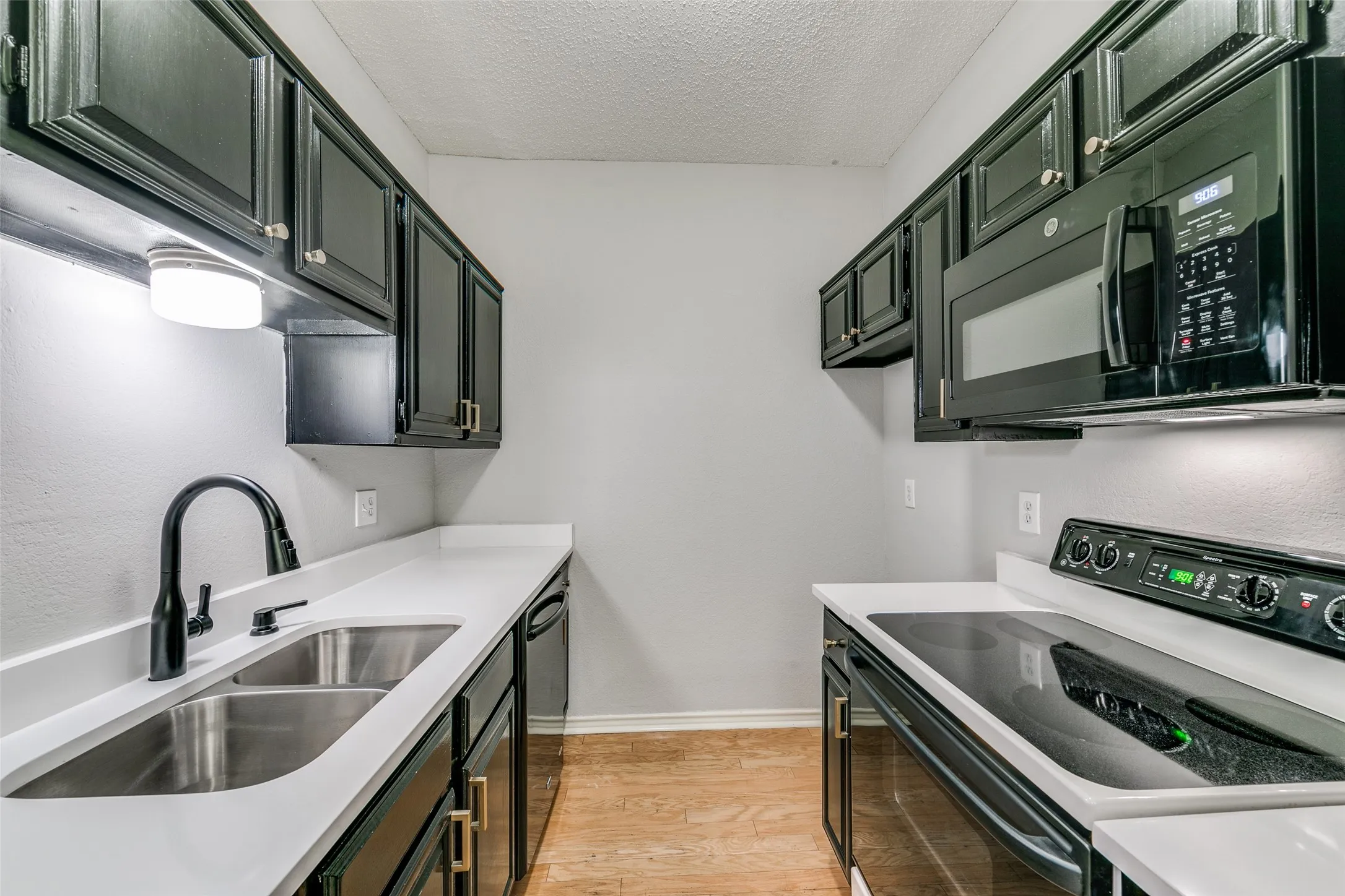 Condominium For Rent in Dallas County , 6123 Oram Street 1, Dallas, Texas 75214, 2 Bedroom, 3 Bathroom, Garage spaces, 1,083 Sqft, built in 1982, mls#21377317, Real Estate Agent in Dallas, Homes For Rent in Dallas county, Homes For Rent in Dallas, Realtor in Dallas Texas, Real Estate Brokerage Independent Realty Texas, Luminita Cordes Realtor