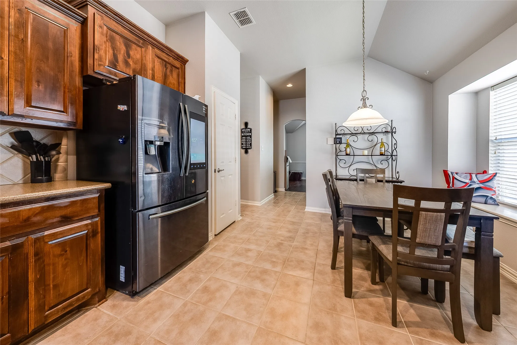Single Family Residence For Rent in Denton County , 2824 Dawn Spring Drive, Little Elm, Texas 75068, 3 Bedroom, 2 Bathroom, 2 Garage spaces, 1,864 Sqft, built in 2006, mls#21387573, Real Estate Agent in Little Elm, Homes For Rent in Denton county, Homes For Rent in Little Elm, Realtor in Little Elm Texas, Real Estate Brokerage Independent Realty Texas, Luminita Cordes Realtor