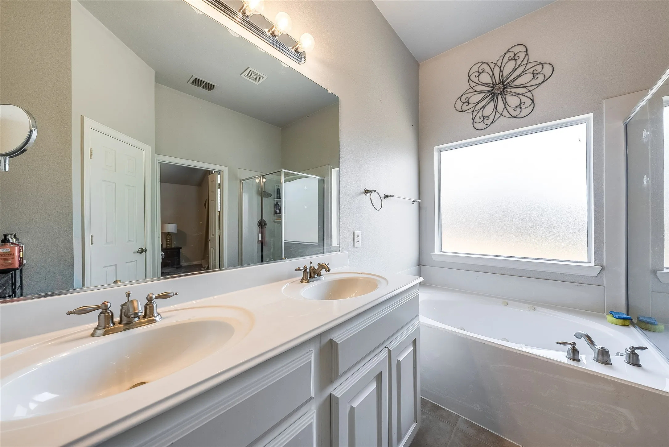 Single Family Residence For Rent in Denton County , 2824 Dawn Spring Drive, Little Elm, Texas 75068, 3 Bedroom, 2 Bathroom, 2 Garage spaces, 1,864 Sqft, built in 2006, mls#21387573, Real Estate Agent in Little Elm, Homes For Rent in Denton county, Homes For Rent in Little Elm, Realtor in Little Elm Texas, Real Estate Brokerage Independent Realty Texas, Luminita Cordes Realtor