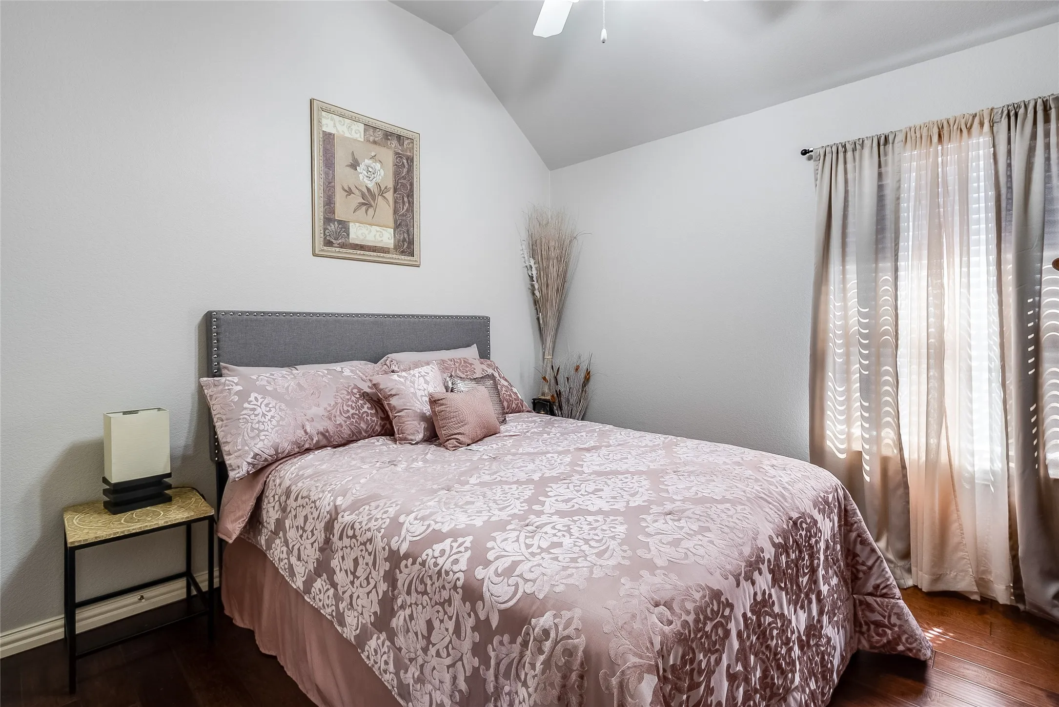 Single Family Residence For Rent in Denton County , 2824 Dawn Spring Drive, Little Elm, Texas 75068, 3 Bedroom, 2 Bathroom, 2 Garage spaces, 1,864 Sqft, built in 2006, mls#21387573, Real Estate Agent in Little Elm, Homes For Rent in Denton county, Homes For Rent in Little Elm, Realtor in Little Elm Texas, Real Estate Brokerage Independent Realty Texas, Luminita Cordes Realtor
