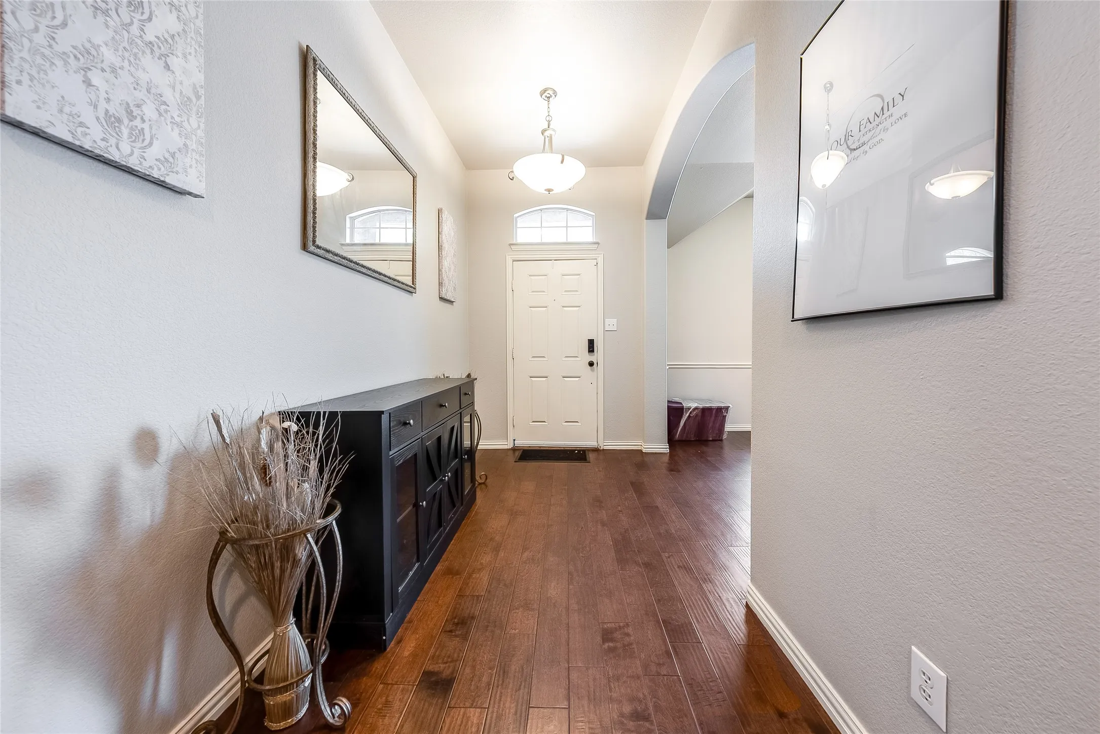Single Family Residence For Rent in Denton County , 2824 Dawn Spring Drive, Little Elm, Texas 75068, 3 Bedroom, 2 Bathroom, 2 Garage spaces, 1,864 Sqft, built in 2006, mls#21387573, Real Estate Agent in Little Elm, Homes For Rent in Denton county, Homes For Rent in Little Elm, Realtor in Little Elm Texas, Real Estate Brokerage Independent Realty Texas, Luminita Cordes Realtor