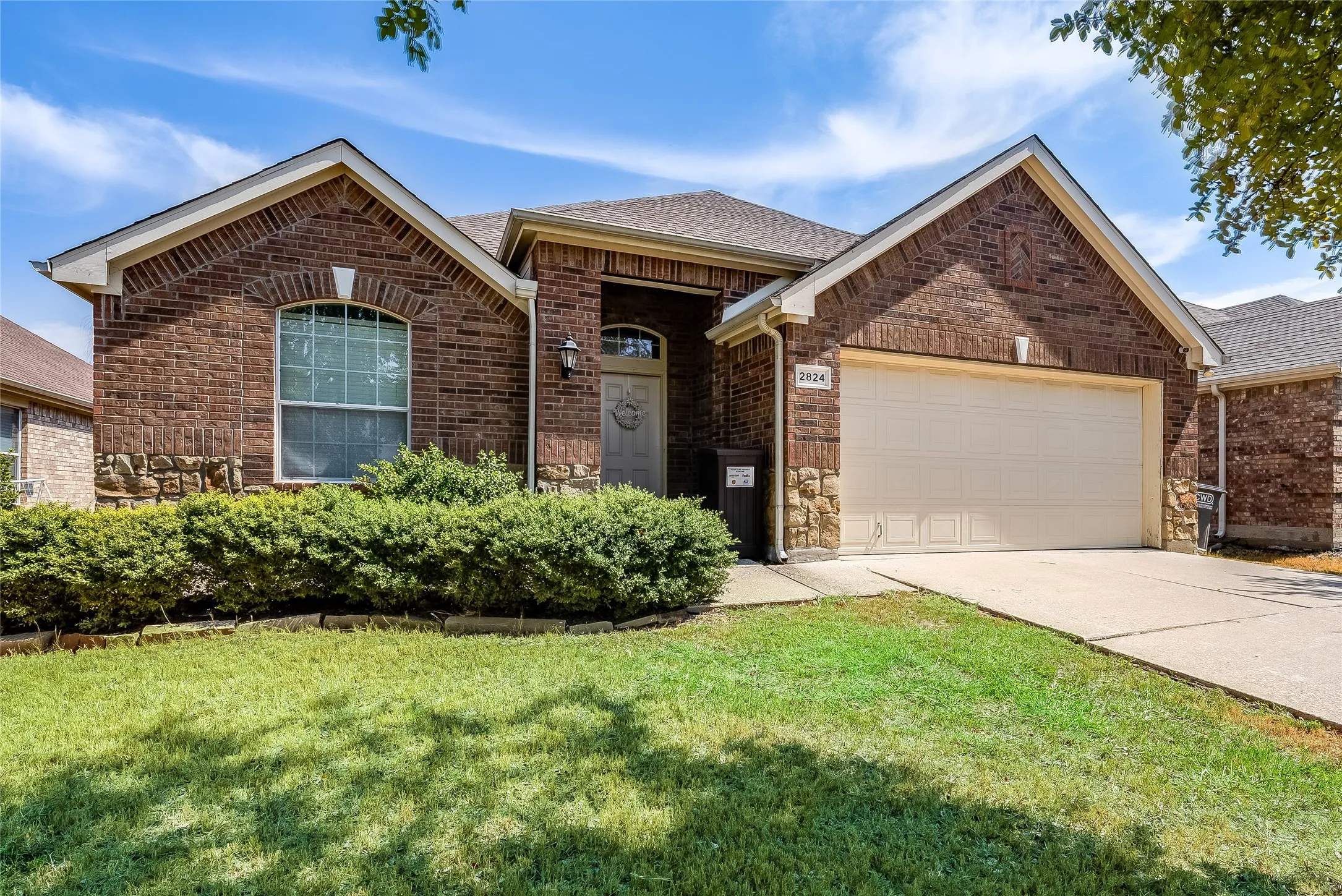 Single Family Residence For Rent in Denton County , 2824 Dawn Spring Drive, Little Elm, Texas 75068, 3 Bedroom, 2 Bathroom, 2 Garage spaces, 1,864 Sqft, built in 2006, mls#21387573, Real Estate Agent in Little Elm, Homes For Rent in Denton county, Homes For Rent in Little Elm, Realtor in Little Elm Texas, Real Estate Brokerage Independent Realty Texas, Luminita Cordes Realtor