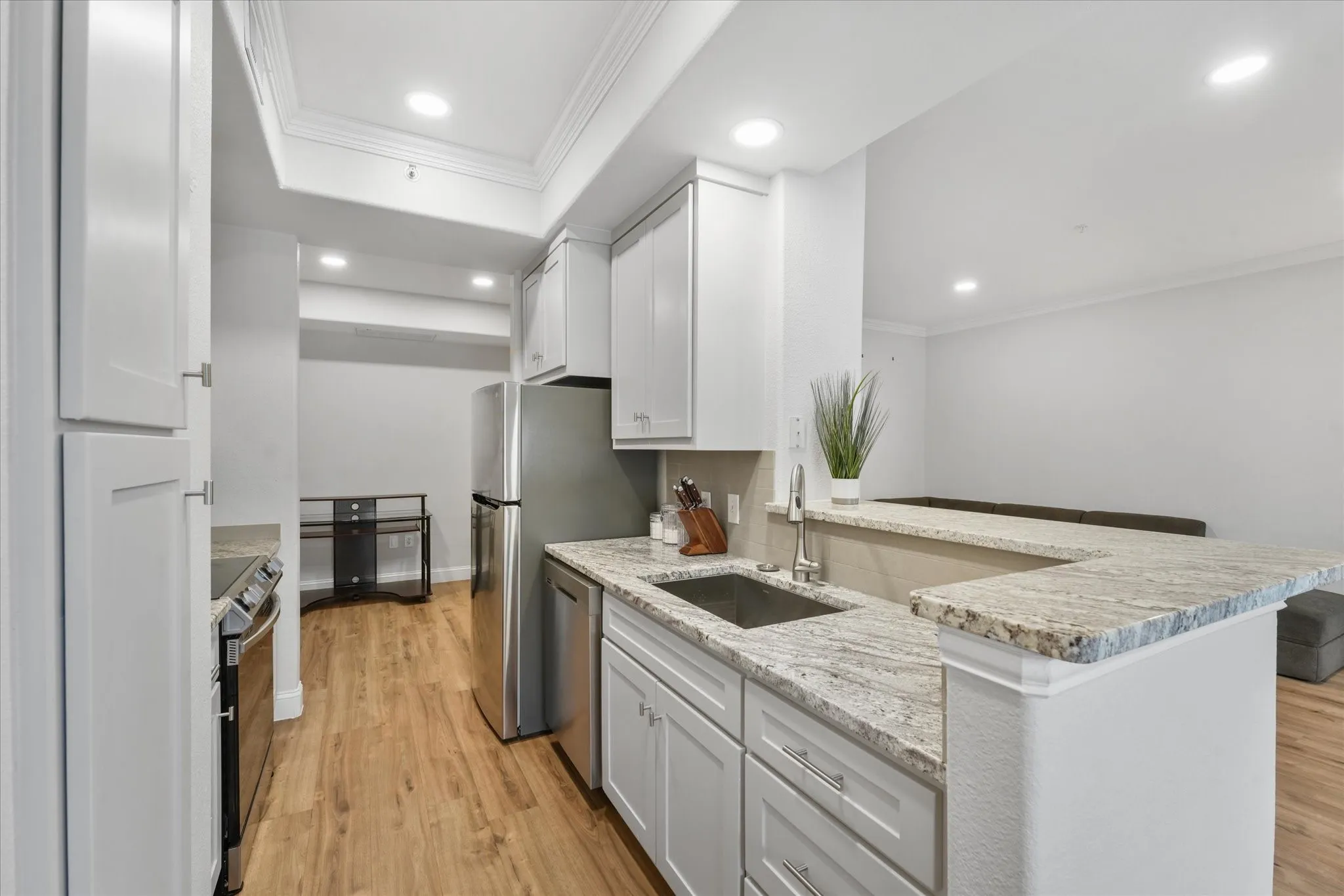 Condominium For Rent in Dallas County , 330 Las Colinas Boulevard E 168, Irving, Texas 75039, 1 Bedroom, 1 Bathroom, 1 Garage spaces, 861 Sqft, built in 2001, mls#21386759, Real Estate Agent in Irving, Homes For Rent in Dallas county, Homes For Rent in Irving, Realtor in Irving Texas, Real Estate Brokerage Independent Realty Texas, Luminita Cordes Realtor