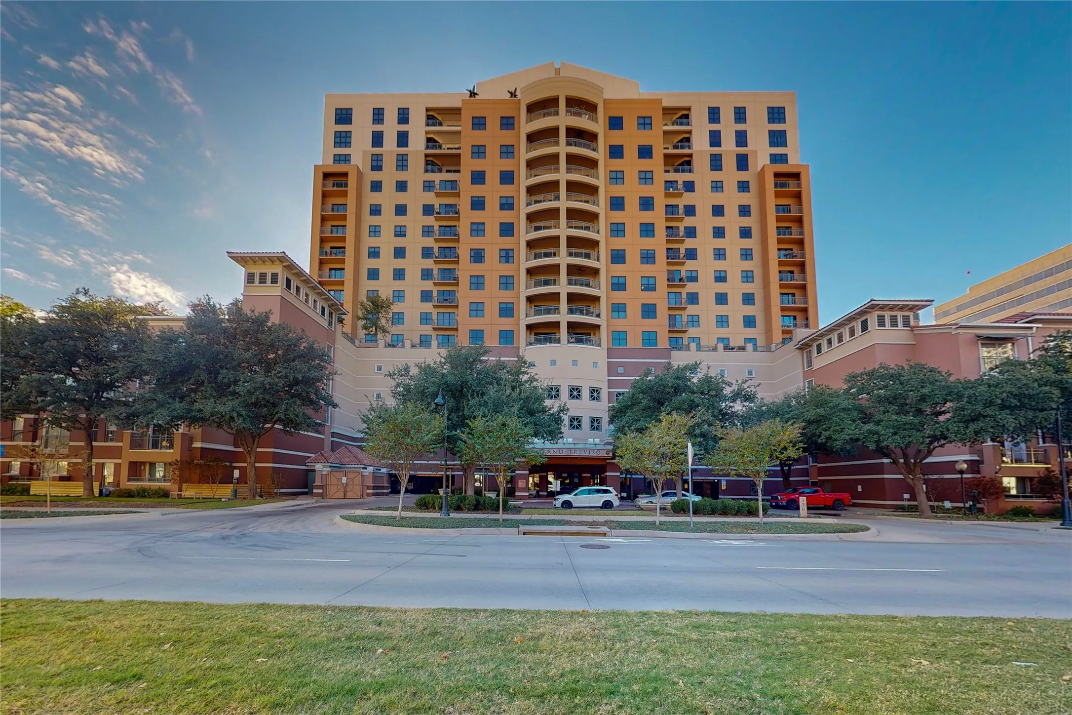 Condominium For Rent in Dallas County , 330 Las Colinas Boulevard E 168, Irving, Texas 75039, 1 Bedroom, 1 Bathroom, 1 Garage spaces, 861 Sqft, built in 2001, mls#21386759, Real Estate Agent in Irving, Homes For Rent in Dallas county, Homes For Rent in Irving, Realtor in Irving Texas, Real Estate Brokerage Independent Realty Texas, Luminita Cordes Realtor