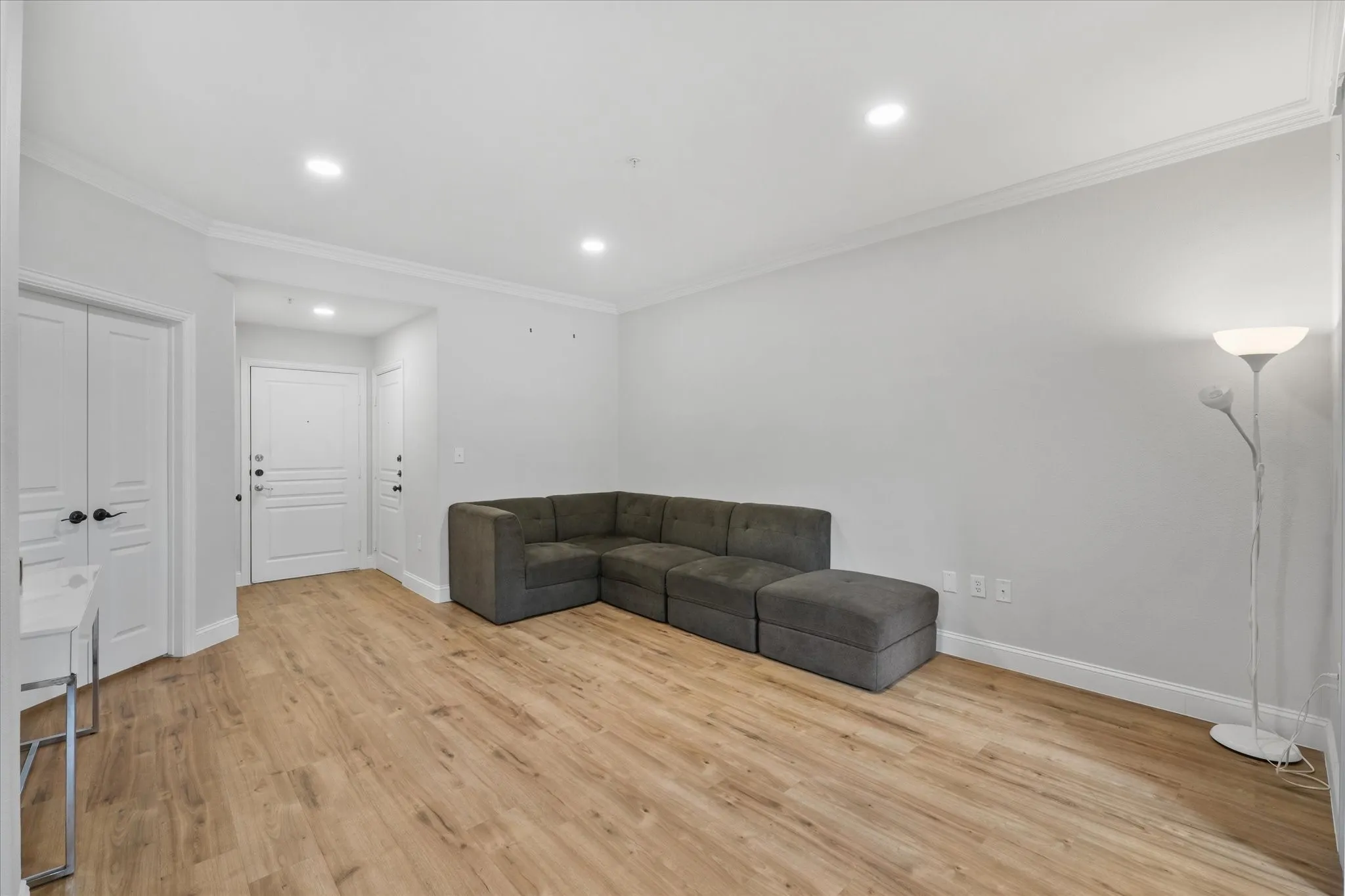 Condominium For Rent in Dallas County , 330 Las Colinas Boulevard E 168, Irving, Texas 75039, 1 Bedroom, 1 Bathroom, 1 Garage spaces, 861 Sqft, built in 2001, mls#21386759, Real Estate Agent in Irving, Homes For Rent in Dallas county, Homes For Rent in Irving, Realtor in Irving Texas, Real Estate Brokerage Independent Realty Texas, Luminita Cordes Realtor