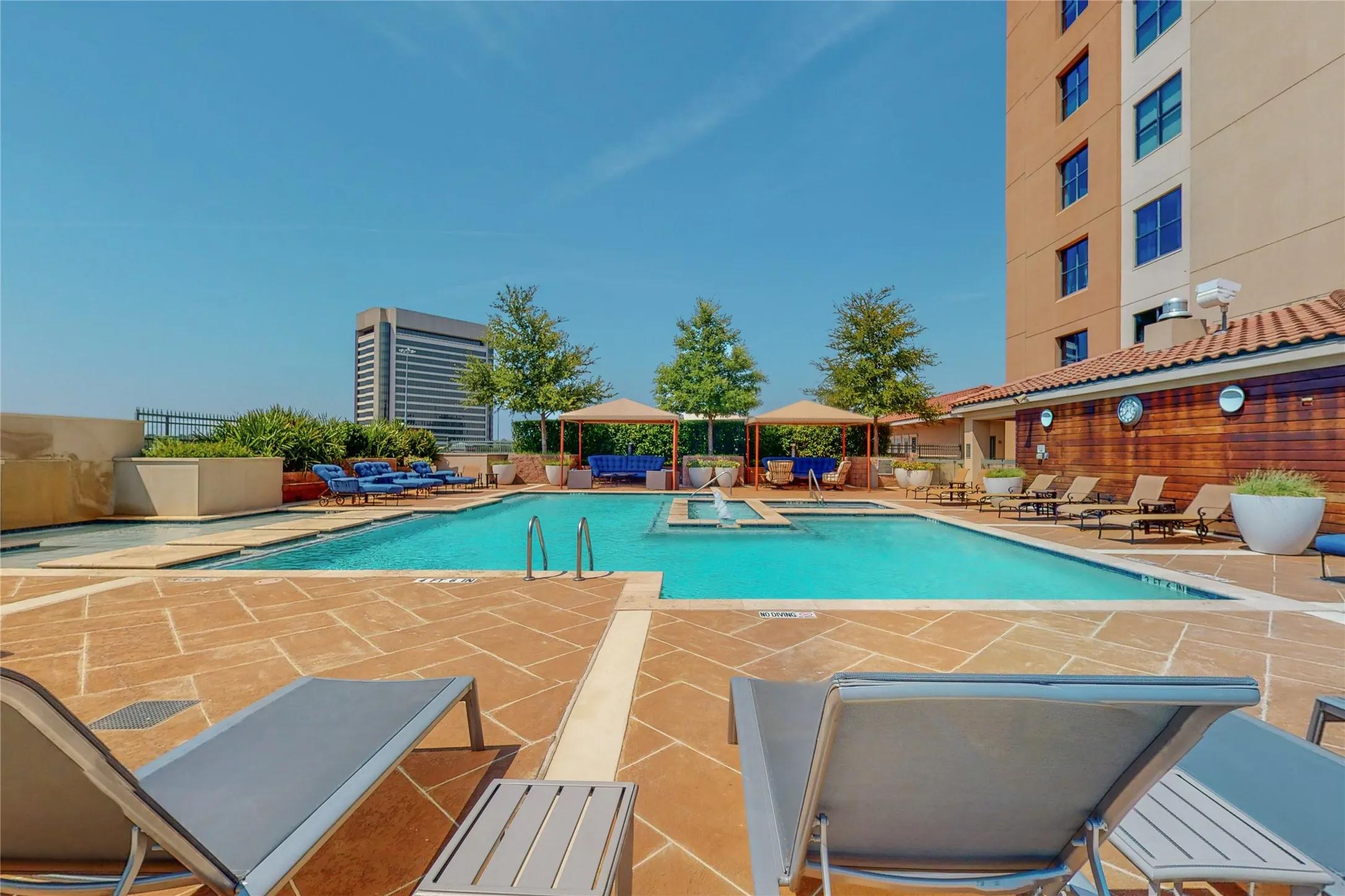 Condominium For Rent in Dallas County , 330 Las Colinas Boulevard E 168, Irving, Texas 75039, 1 Bedroom, 1 Bathroom, 1 Garage spaces, 861 Sqft, built in 2001, mls#21386759, Real Estate Agent in Irving, Homes For Rent in Dallas county, Homes For Rent in Irving, Realtor in Irving Texas, Real Estate Brokerage Independent Realty Texas, Luminita Cordes Realtor