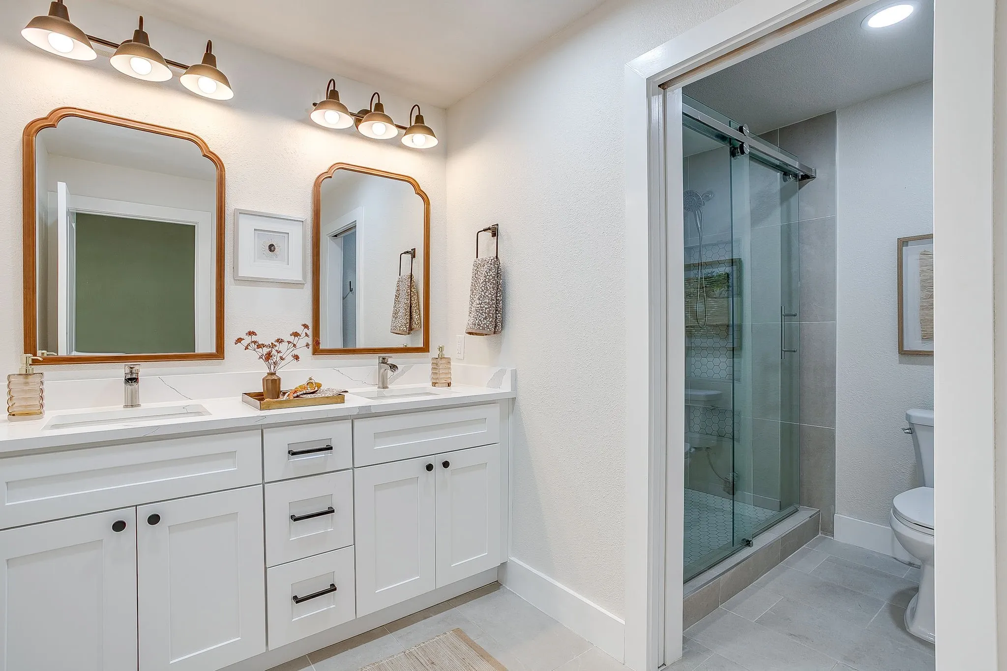 Single Family Residence For Rent in Tarrant County , 3504 Plymouth Avenue, Fort Worth, Texas 76109, 3 Bedroom, 2 Bathroom, Garage spaces, 2,240 Sqft, built in 1948, mls#21387178, Real Estate Agent in Fort Worth, Homes For Rent in Tarrant county, Homes For Rent in Fort Worth, Realtor in Fort Worth Texas, Real Estate Brokerage Independent Realty Texas, Luminita Cordes Realtor
