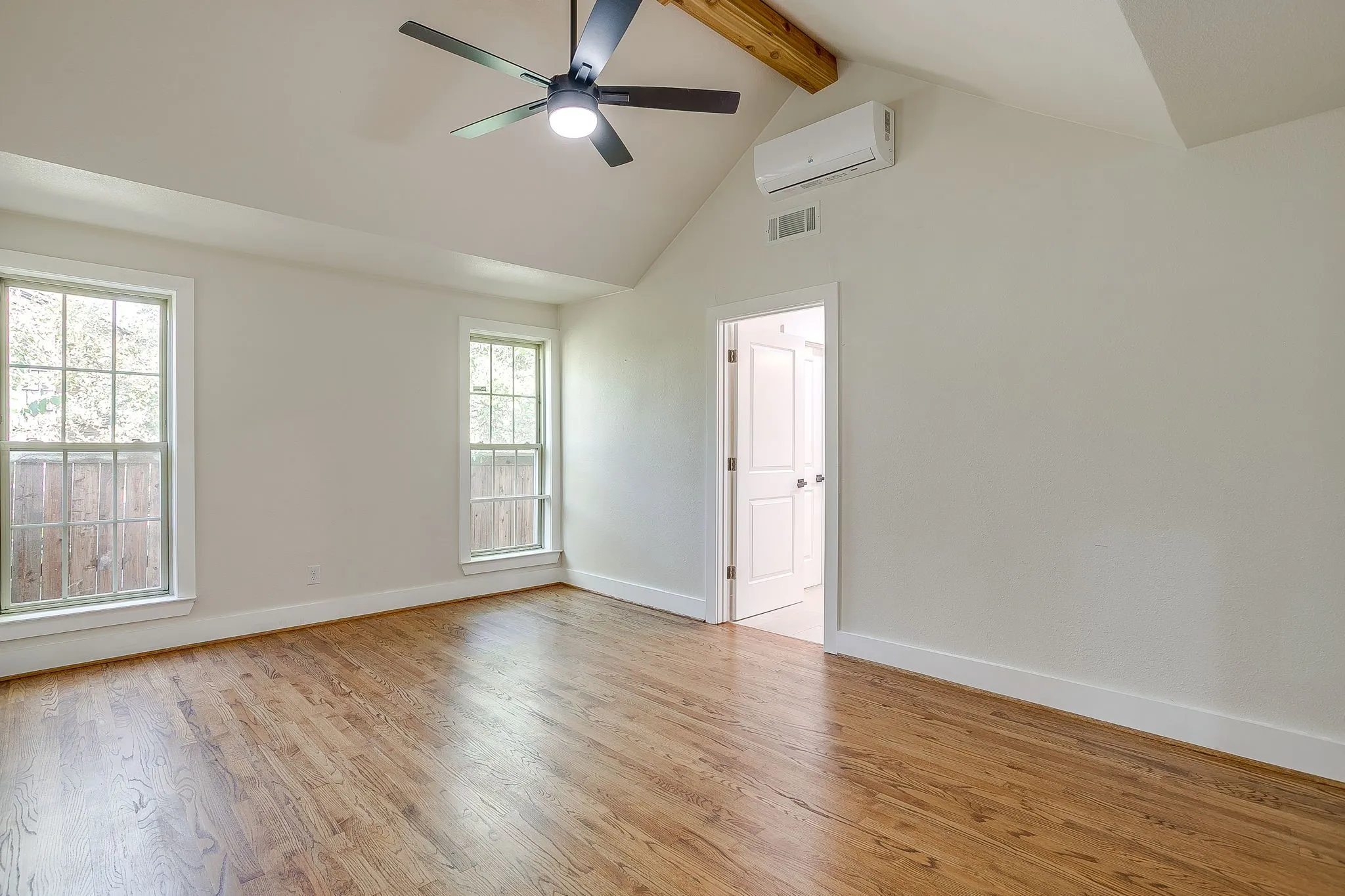 Single Family Residence For Rent in Tarrant County , 3504 Plymouth Avenue, Fort Worth, Texas 76109, 3 Bedroom, 2 Bathroom, Garage spaces, 2,240 Sqft, built in 1948, mls#21387178, Real Estate Agent in Fort Worth, Homes For Rent in Tarrant county, Homes For Rent in Fort Worth, Realtor in Fort Worth Texas, Real Estate Brokerage Independent Realty Texas, Luminita Cordes Realtor