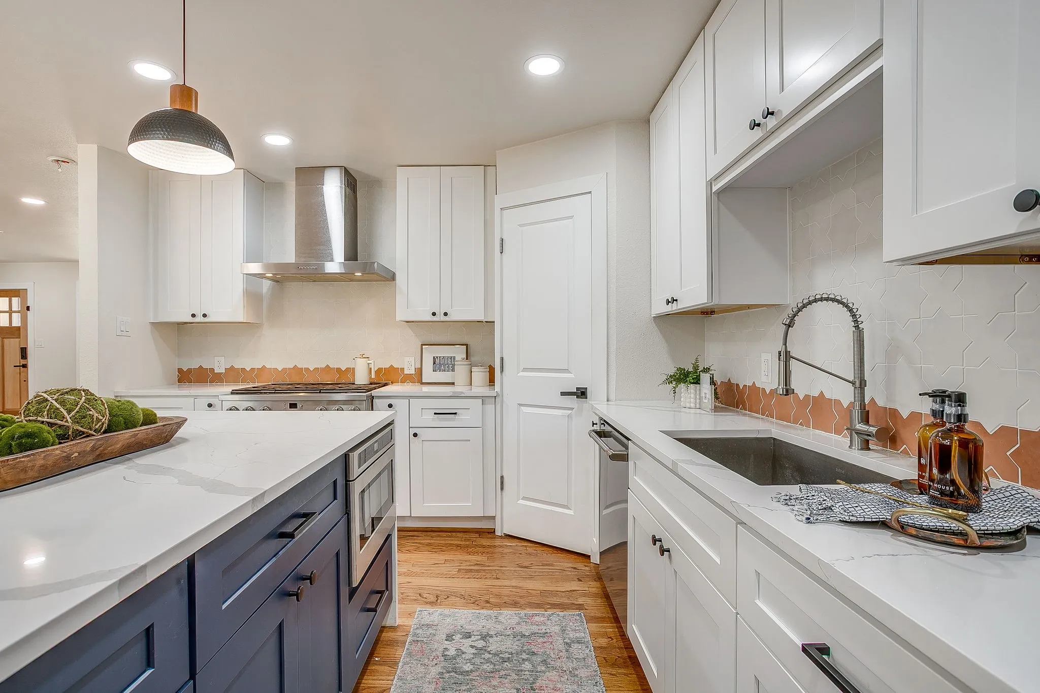 Single Family Residence For Rent in Tarrant County , 3504 Plymouth Avenue, Fort Worth, Texas 76109, 3 Bedroom, 2 Bathroom, Garage spaces, 2,240 Sqft, built in 1948, mls#21387178, Real Estate Agent in Fort Worth, Homes For Rent in Tarrant county, Homes For Rent in Fort Worth, Realtor in Fort Worth Texas, Real Estate Brokerage Independent Realty Texas, Luminita Cordes Realtor