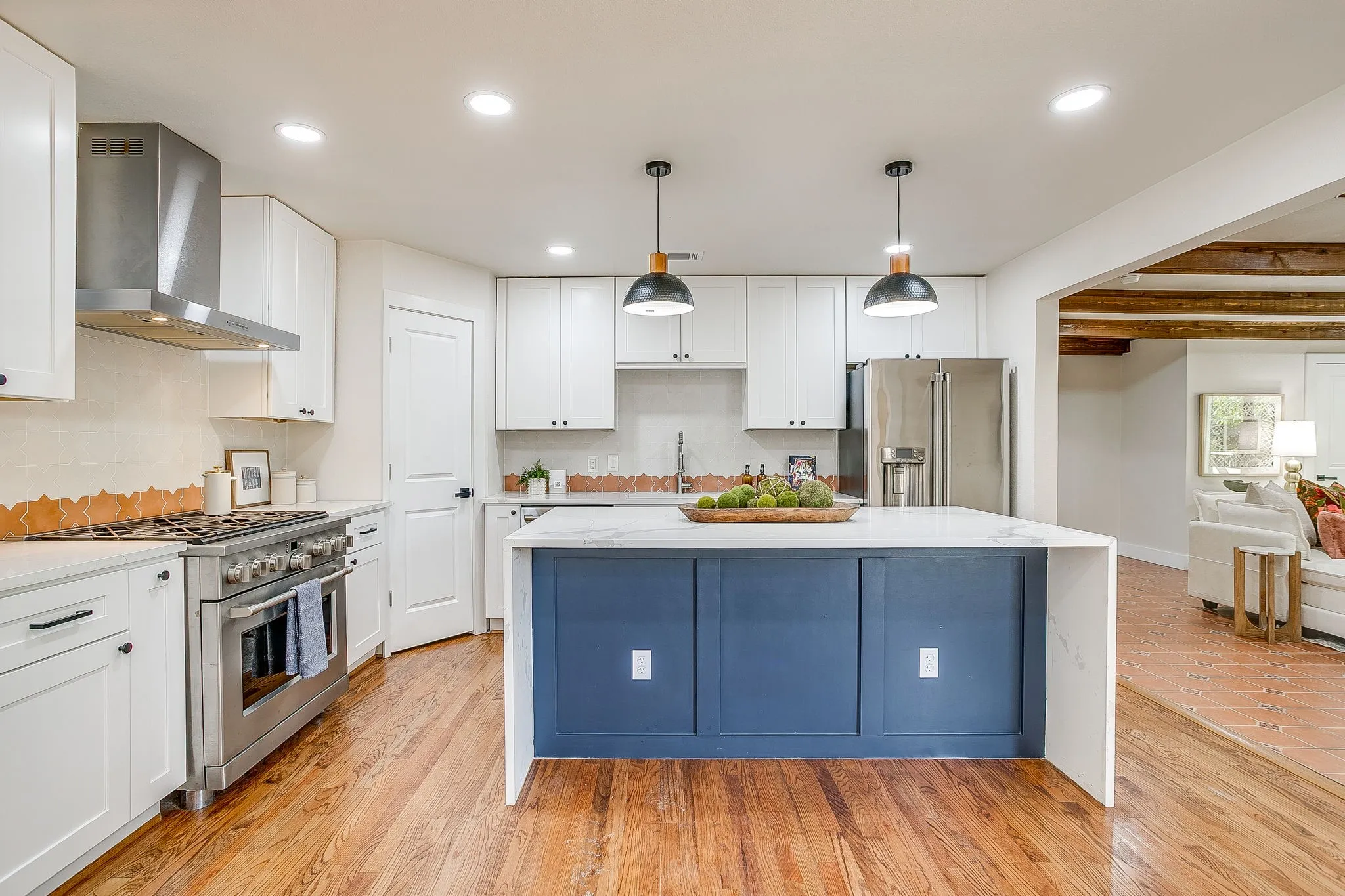 Single Family Residence For Rent in Tarrant County , 3504 Plymouth Avenue, Fort Worth, Texas 76109, 3 Bedroom, 2 Bathroom, Garage spaces, 2,240 Sqft, built in 1948, mls#21387178, Real Estate Agent in Fort Worth, Homes For Rent in Tarrant county, Homes For Rent in Fort Worth, Realtor in Fort Worth Texas, Real Estate Brokerage Independent Realty Texas, Luminita Cordes Realtor