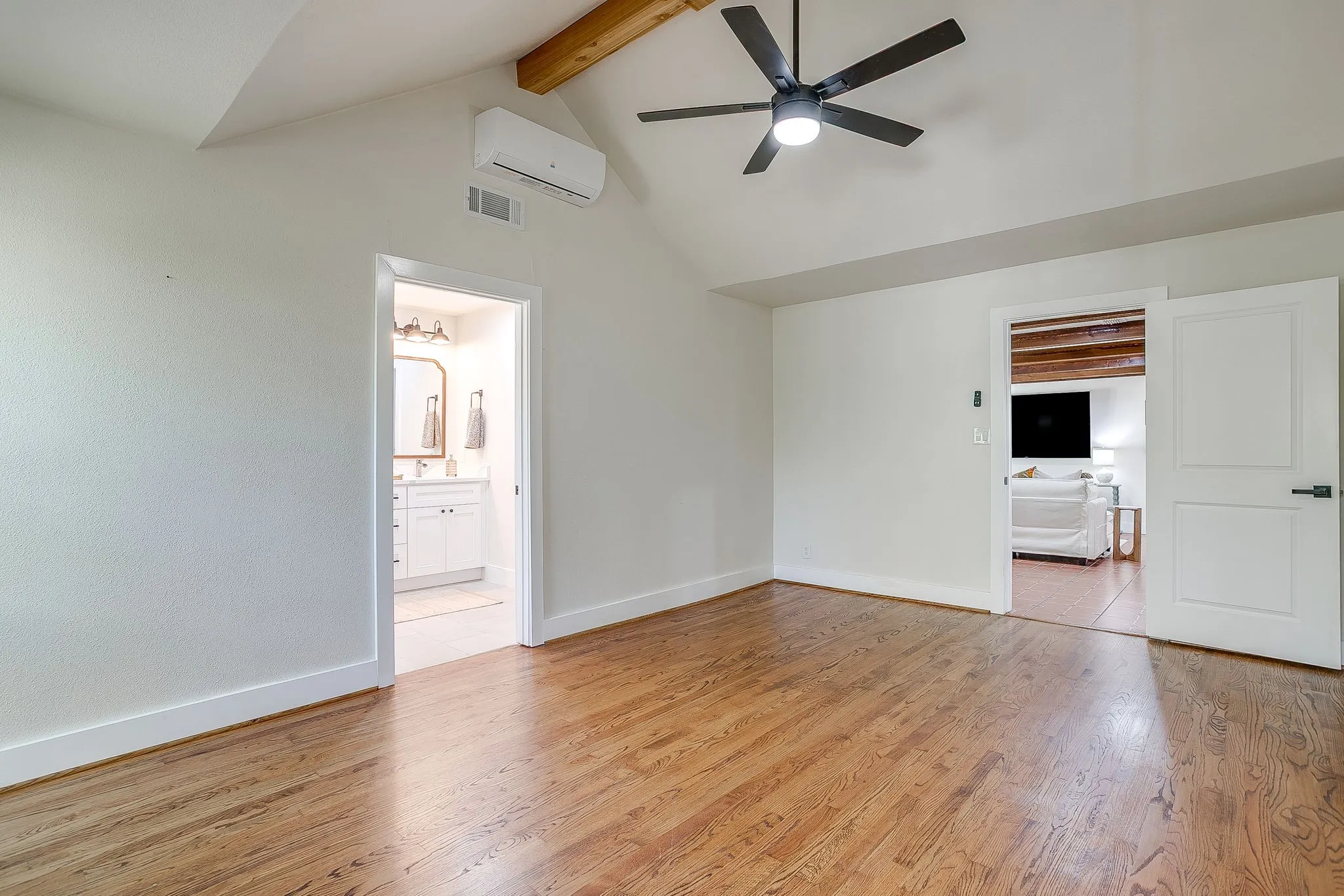 Single Family Residence For Rent in Tarrant County , 3504 Plymouth Avenue, Fort Worth, Texas 76109, 3 Bedroom, 2 Bathroom, Garage spaces, 2,240 Sqft, built in 1948, mls#21387178, Real Estate Agent in Fort Worth, Homes For Rent in Tarrant county, Homes For Rent in Fort Worth, Realtor in Fort Worth Texas, Real Estate Brokerage Independent Realty Texas, Luminita Cordes Realtor