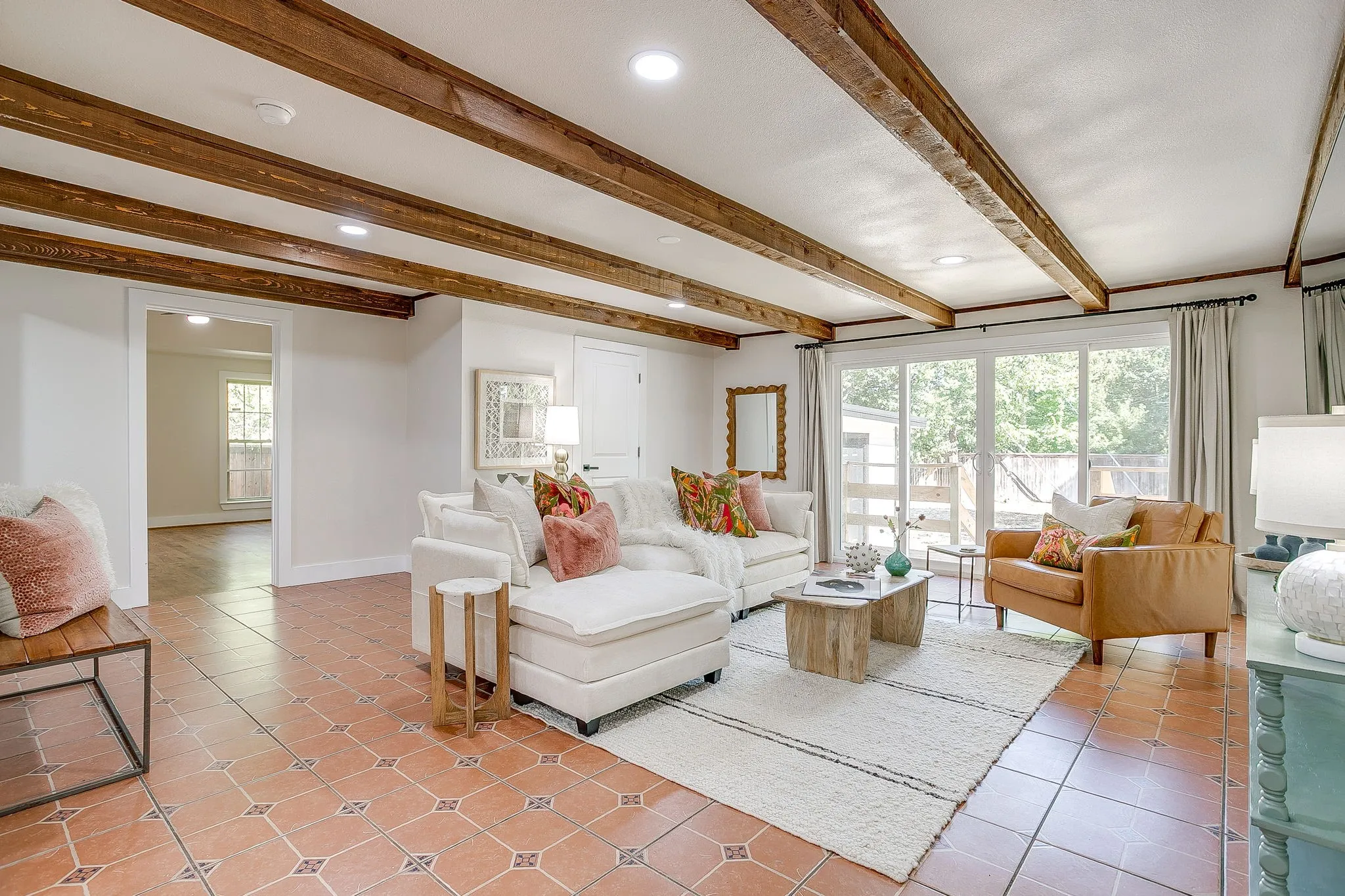 Single Family Residence For Rent in Tarrant County , 3504 Plymouth Avenue, Fort Worth, Texas 76109, 3 Bedroom, 2 Bathroom, Garage spaces, 2,240 Sqft, built in 1948, mls#21387178, Real Estate Agent in Fort Worth, Homes For Rent in Tarrant county, Homes For Rent in Fort Worth, Realtor in Fort Worth Texas, Real Estate Brokerage Independent Realty Texas, Luminita Cordes Realtor