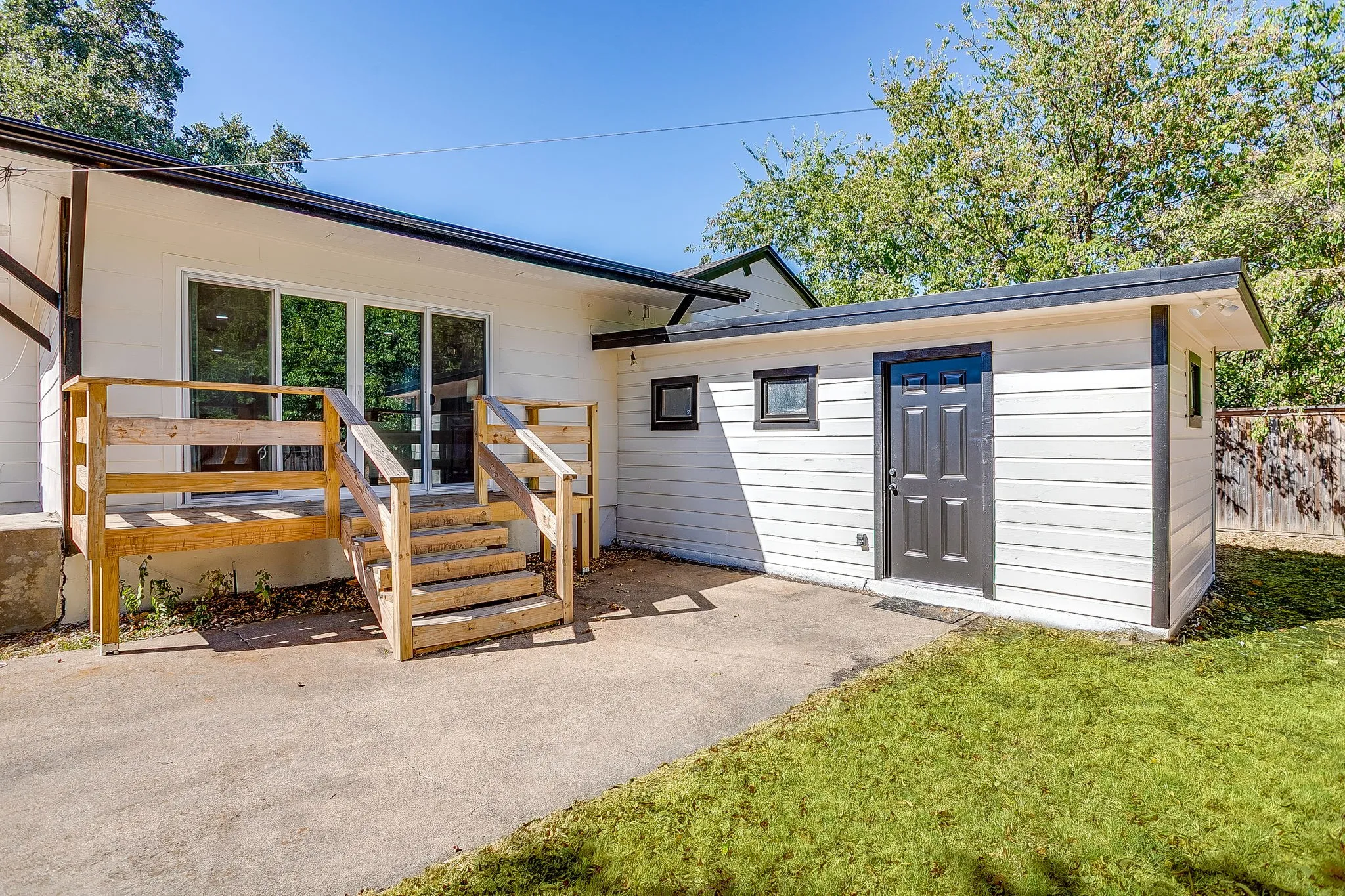 Single Family Residence For Rent in Tarrant County , 3504 Plymouth Avenue, Fort Worth, Texas 76109, 3 Bedroom, 2 Bathroom, Garage spaces, 2,240 Sqft, built in 1948, mls#21387178, Real Estate Agent in Fort Worth, Homes For Rent in Tarrant county, Homes For Rent in Fort Worth, Realtor in Fort Worth Texas, Real Estate Brokerage Independent Realty Texas, Luminita Cordes Realtor