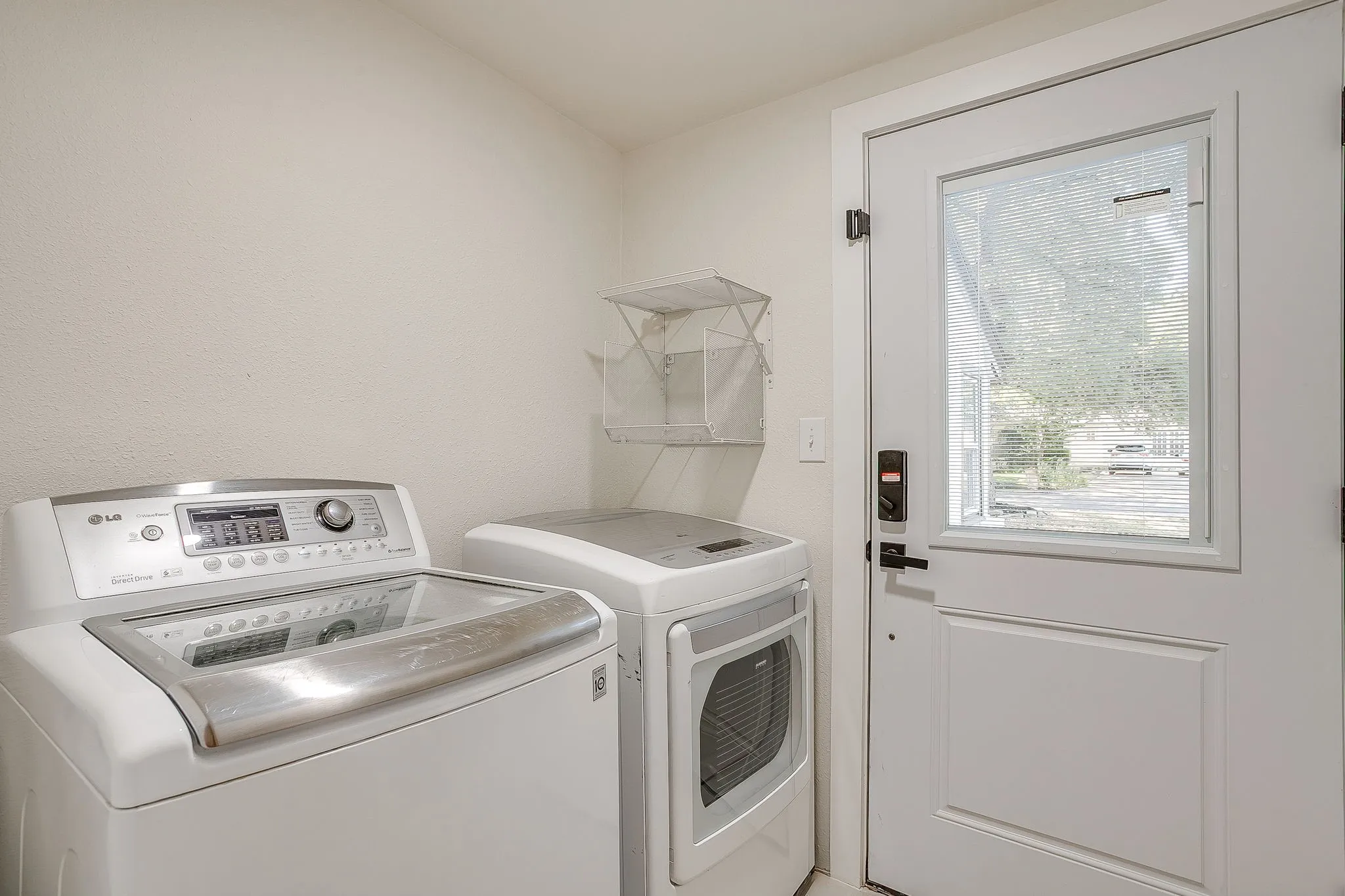Single Family Residence For Rent in Tarrant County , 3504 Plymouth Avenue, Fort Worth, Texas 76109, 3 Bedroom, 2 Bathroom, Garage spaces, 2,240 Sqft, built in 1948, mls#21387178, Real Estate Agent in Fort Worth, Homes For Rent in Tarrant county, Homes For Rent in Fort Worth, Realtor in Fort Worth Texas, Real Estate Brokerage Independent Realty Texas, Luminita Cordes Realtor