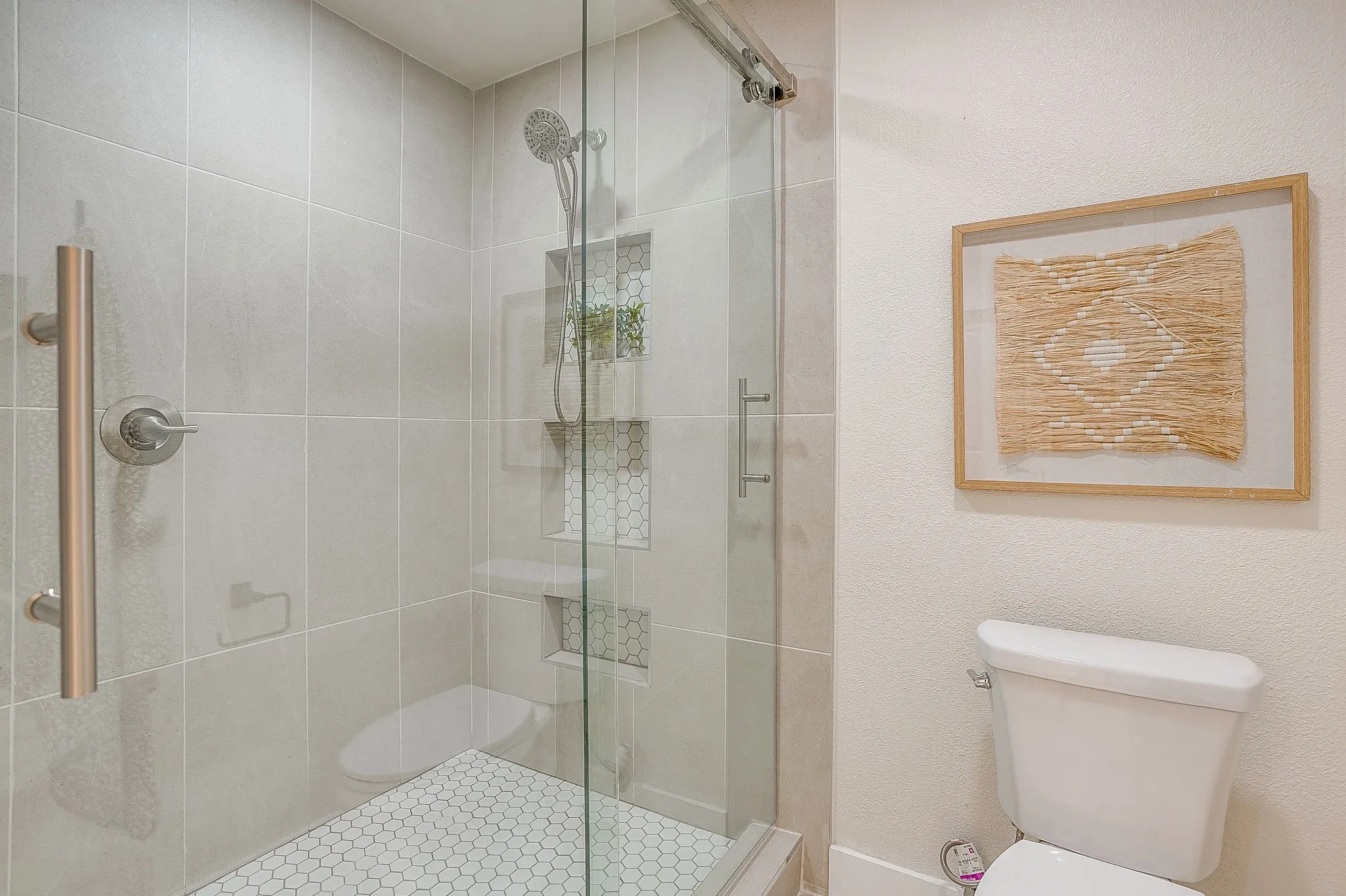 Single Family Residence For Rent in Tarrant County , 3504 Plymouth Avenue, Fort Worth, Texas 76109, 3 Bedroom, 2 Bathroom, Garage spaces, 2,240 Sqft, built in 1948, mls#21387178, Real Estate Agent in Fort Worth, Homes For Rent in Tarrant county, Homes For Rent in Fort Worth, Realtor in Fort Worth Texas, Real Estate Brokerage Independent Realty Texas, Luminita Cordes Realtor