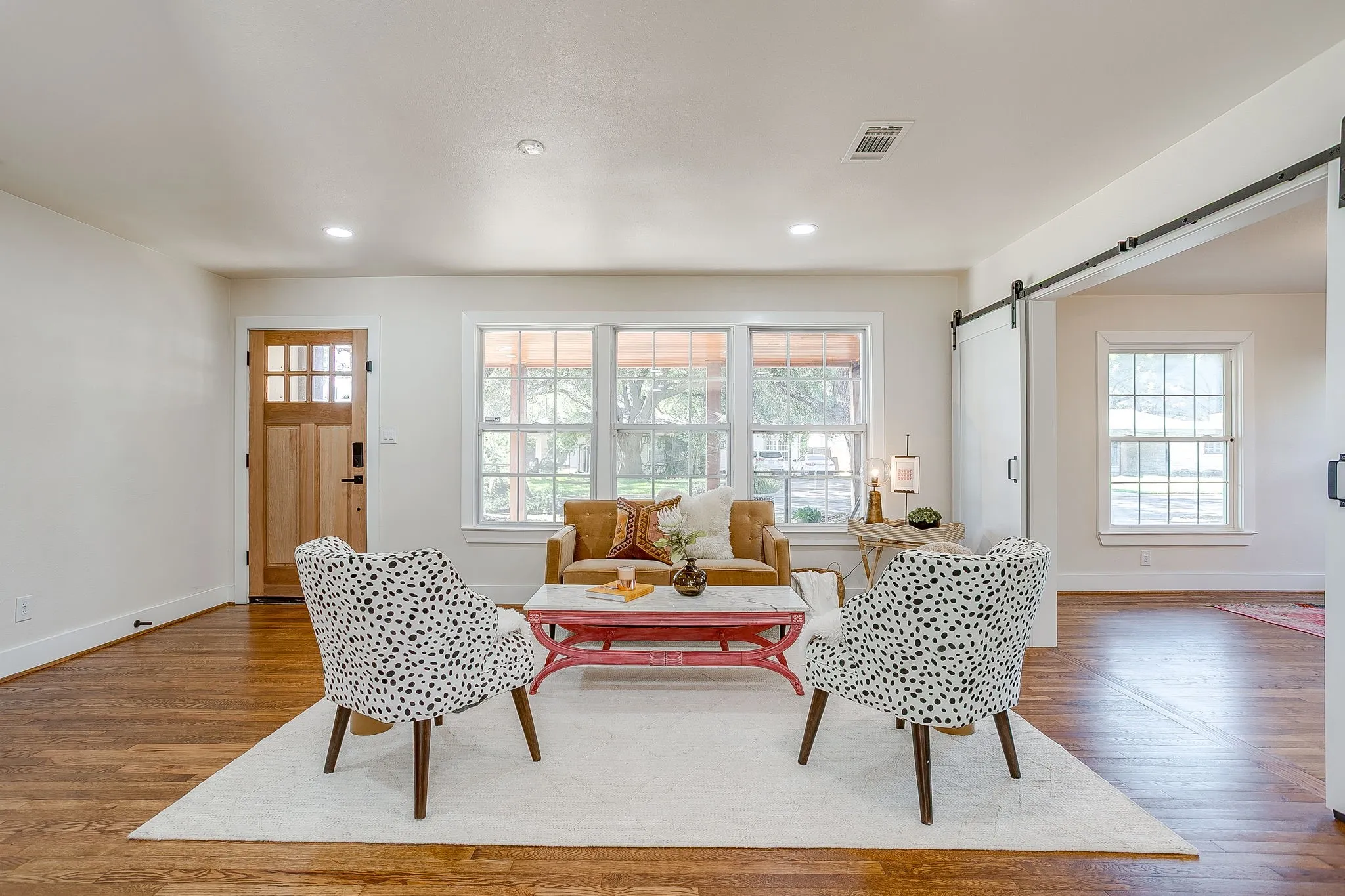 Single Family Residence For Rent in Tarrant County , 3504 Plymouth Avenue, Fort Worth, Texas 76109, 3 Bedroom, 2 Bathroom, Garage spaces, 2,240 Sqft, built in 1948, mls#21387178, Real Estate Agent in Fort Worth, Homes For Rent in Tarrant county, Homes For Rent in Fort Worth, Realtor in Fort Worth Texas, Real Estate Brokerage Independent Realty Texas, Luminita Cordes Realtor