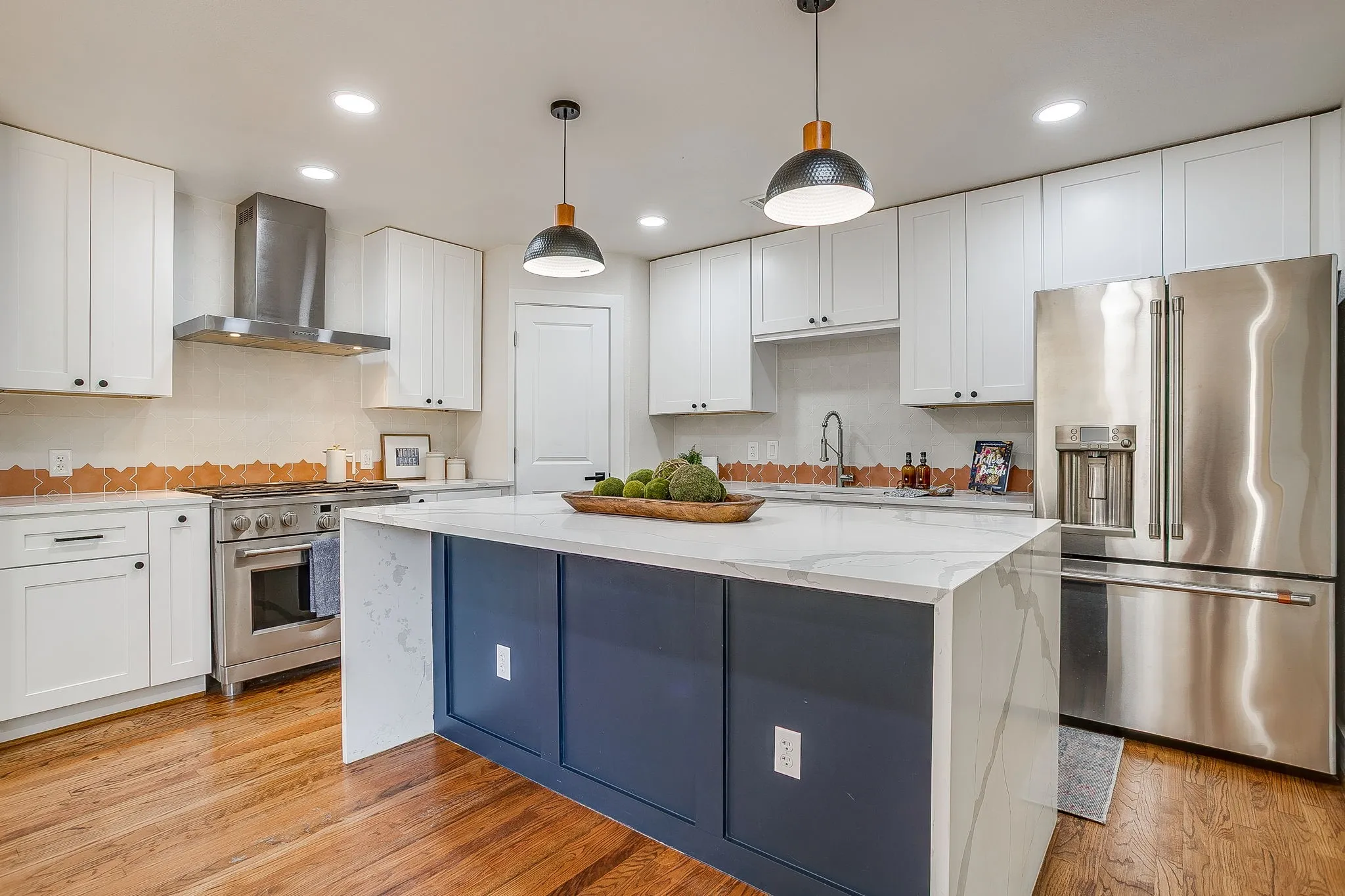 Single Family Residence For Rent in Tarrant County , 3504 Plymouth Avenue, Fort Worth, Texas 76109, 3 Bedroom, 2 Bathroom, Garage spaces, 2,240 Sqft, built in 1948, mls#21387178, Real Estate Agent in Fort Worth, Homes For Rent in Tarrant county, Homes For Rent in Fort Worth, Realtor in Fort Worth Texas, Real Estate Brokerage Independent Realty Texas, Luminita Cordes Realtor