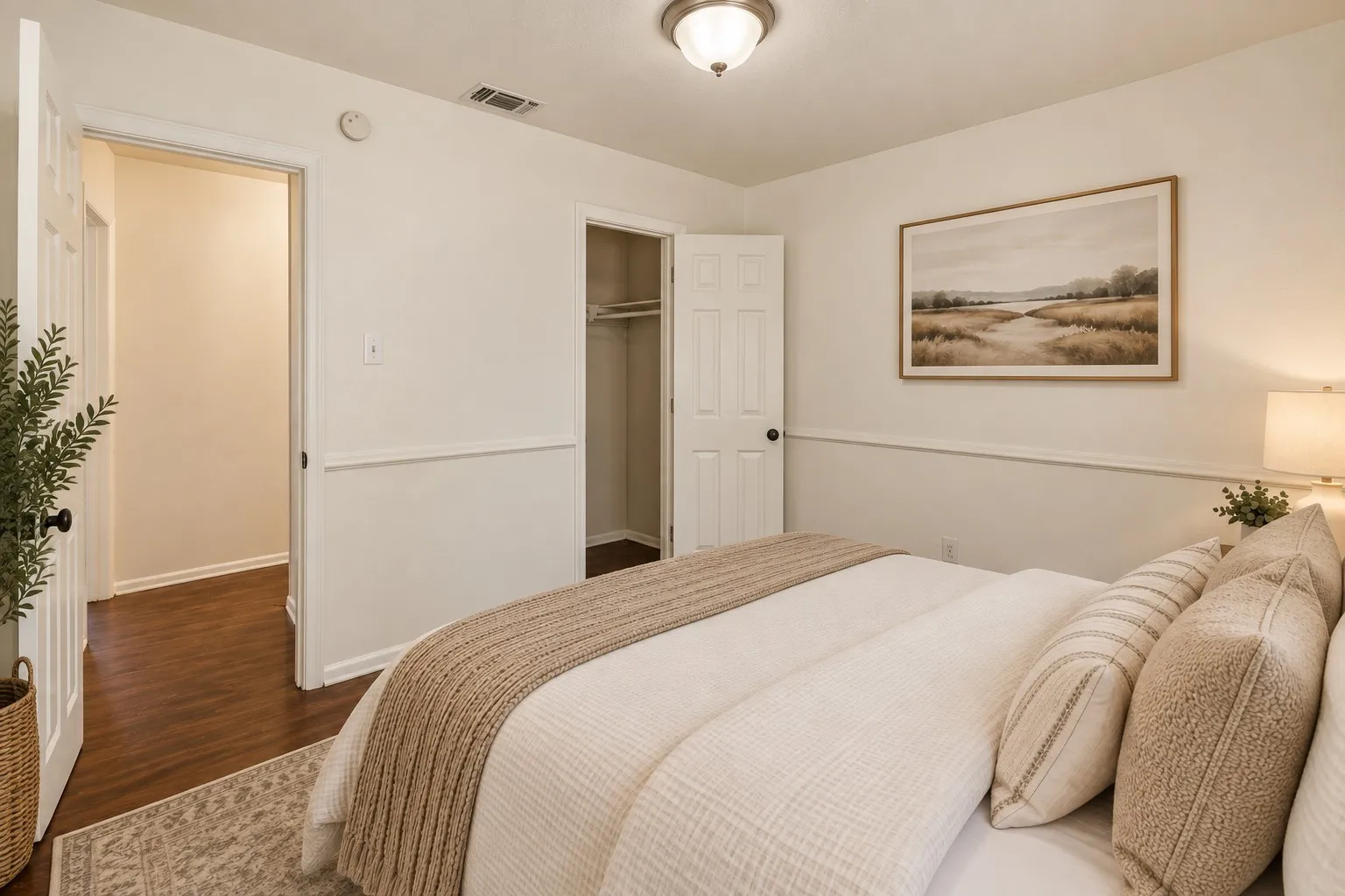 Single Family Residence For Rent in Tarrant County , 809 Helen Drive, Bedford, Texas 76022, 3 Bedroom, 2 Bathroom, 1 Garage spaces, 999 Sqft, built in 1959, mls#21386199, Real Estate Agent in Bedford, Homes For Rent in Tarrant county, Homes For Rent in Bedford, Realtor in Bedford Texas, Real Estate Brokerage Independent Realty Texas, Luminita Cordes Realtor