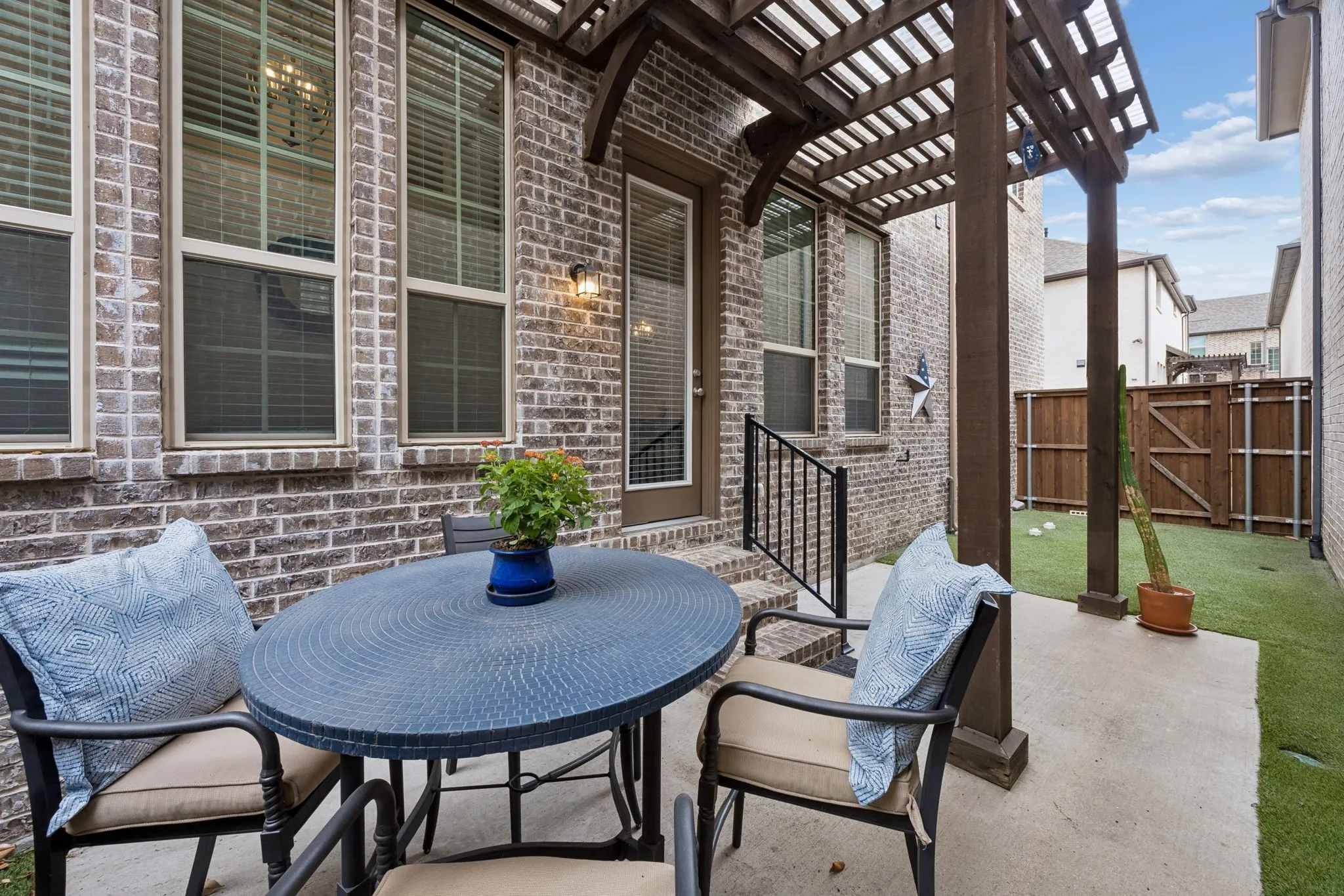 Single Family Residence For Sale in Collin County , 261 Golden Gate Drive, Richardson, Texas 75080, 4 Bedroom, 3 Bathroom, 3 Garage spaces, 2,243 Sqft, built in 2019, mls#21375171, Real Estate Agent in Richardson, Homes For Sale in Collin county, Homes For Sale in Richardson, Realtor in Richardson Texas, Real Estate Brokerage Independent Realty Texas, Luminita Cordes Realtor