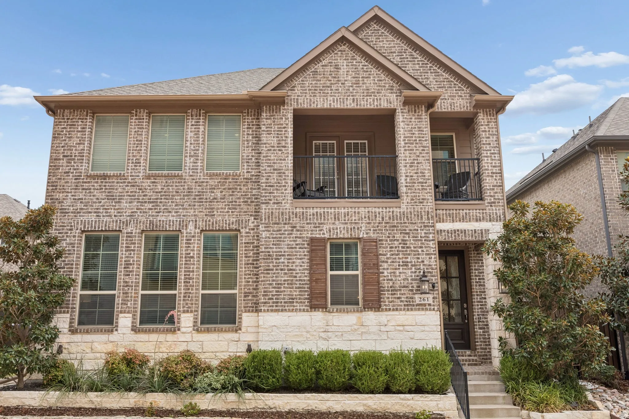 Single Family Residence For Sale in Collin County , 261 Golden Gate Drive, Richardson, Texas 75080, 4 Bedroom, 3 Bathroom, 3 Garage spaces, 2,243 Sqft, built in 2019, mls#21375171, Real Estate Agent in Richardson, Homes For Sale in Collin county, Homes For Sale in Richardson, Realtor in Richardson Texas, Real Estate Brokerage Independent Realty Texas, Luminita Cordes Realtor