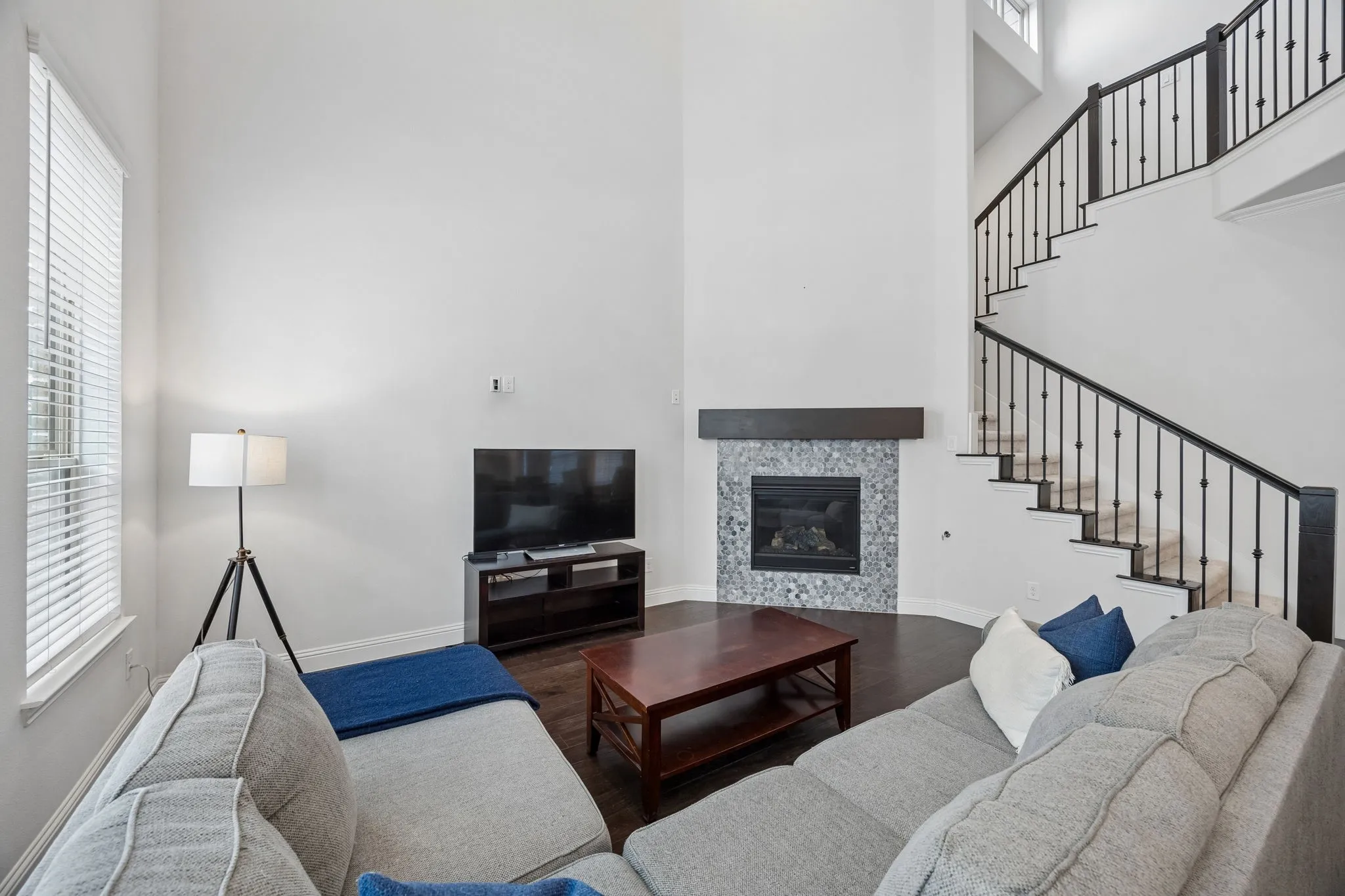 Single Family Residence For Sale in Collin County , 261 Golden Gate Drive, Richardson, Texas 75080, 4 Bedroom, 3 Bathroom, 3 Garage spaces, 2,243 Sqft, built in 2019, mls#21375171, Real Estate Agent in Richardson, Homes For Sale in Collin county, Homes For Sale in Richardson, Realtor in Richardson Texas, Real Estate Brokerage Independent Realty Texas, Luminita Cordes Realtor