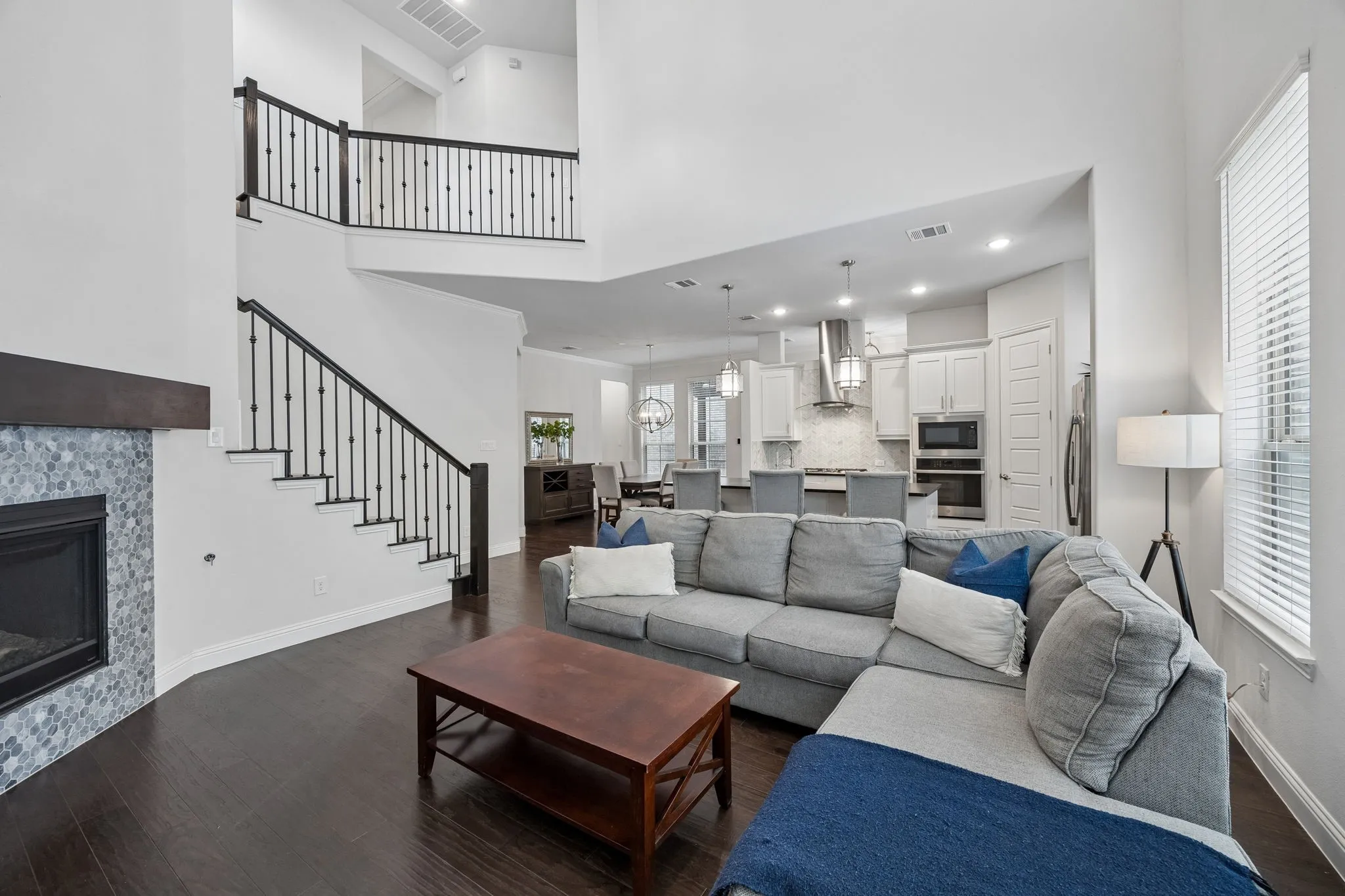 Single Family Residence For Sale in Collin County , 261 Golden Gate Drive, Richardson, Texas 75080, 4 Bedroom, 3 Bathroom, 3 Garage spaces, 2,243 Sqft, built in 2019, mls#21375171, Real Estate Agent in Richardson, Homes For Sale in Collin county, Homes For Sale in Richardson, Realtor in Richardson Texas, Real Estate Brokerage Independent Realty Texas, Luminita Cordes Realtor