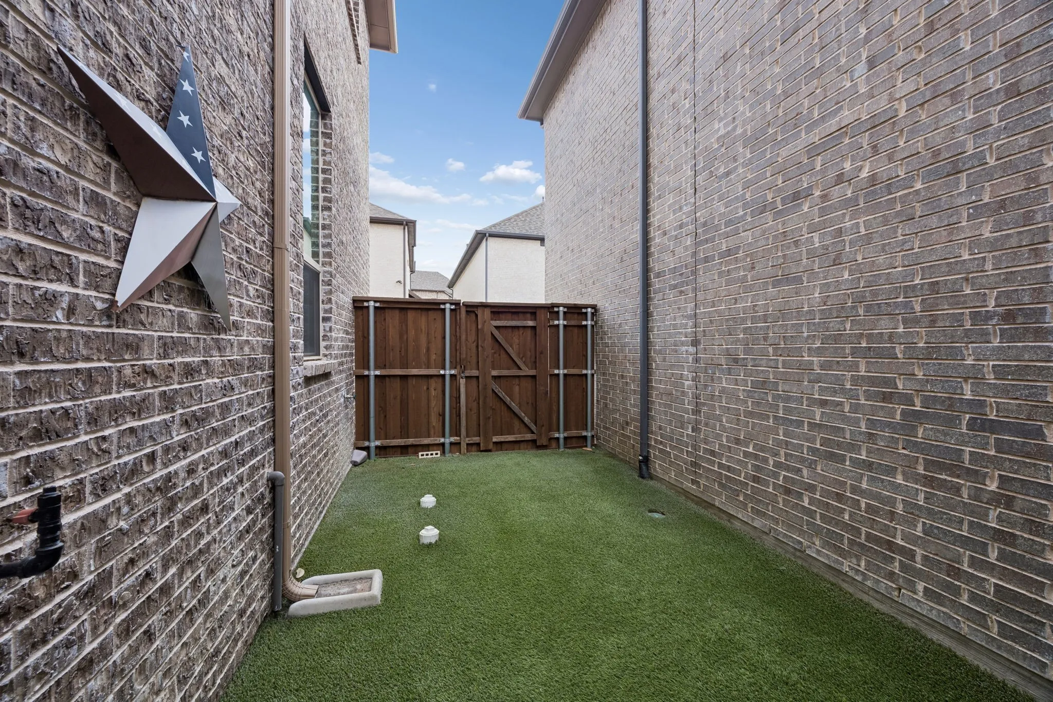Single Family Residence For Sale in Collin County , 261 Golden Gate Drive, Richardson, Texas 75080, 4 Bedroom, 3 Bathroom, 3 Garage spaces, 2,243 Sqft, built in 2019, mls#21375171, Real Estate Agent in Richardson, Homes For Sale in Collin county, Homes For Sale in Richardson, Realtor in Richardson Texas, Real Estate Brokerage Independent Realty Texas, Luminita Cordes Realtor