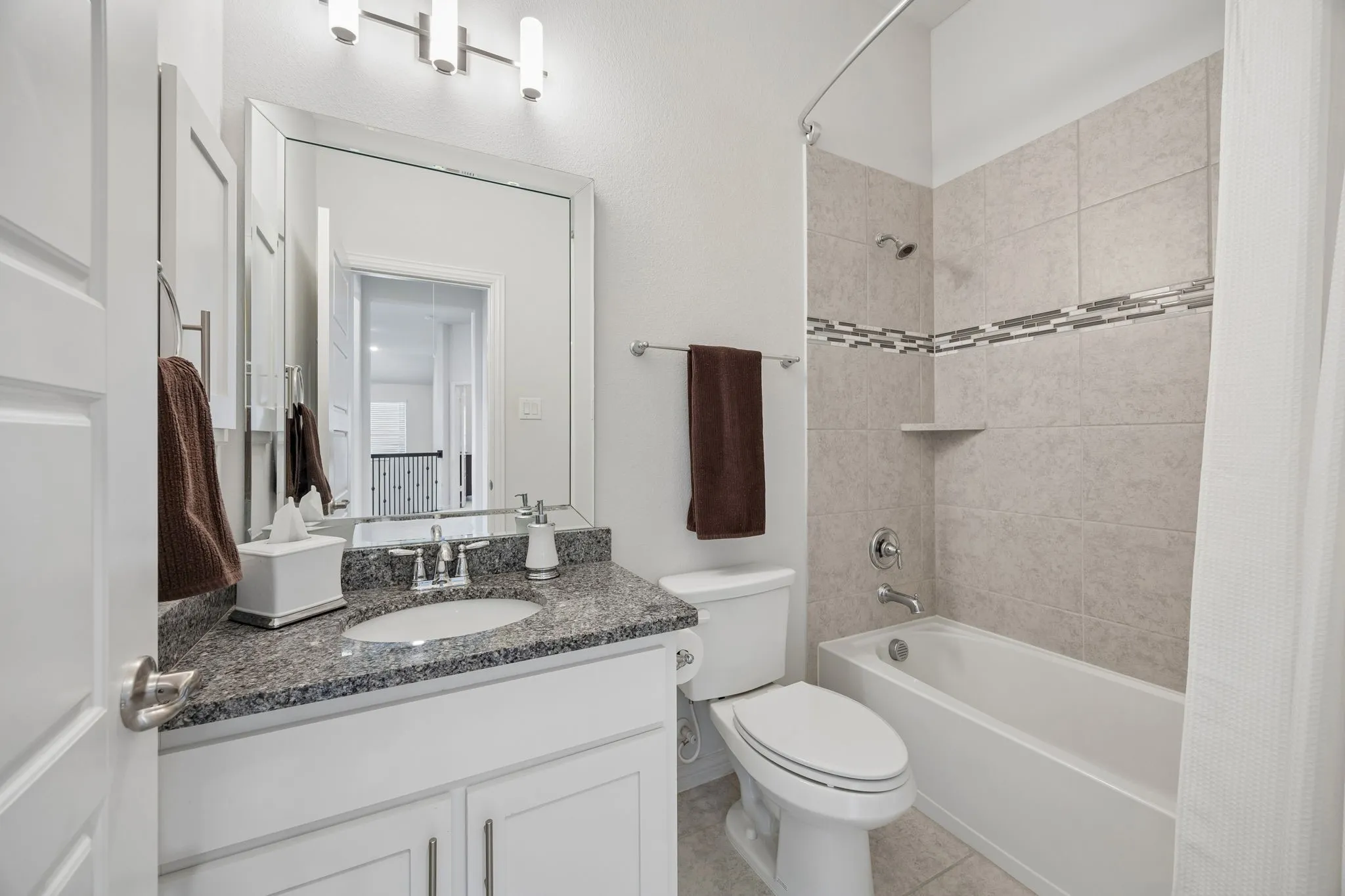 Single Family Residence For Sale in Collin County , 261 Golden Gate Drive, Richardson, Texas 75080, 4 Bedroom, 3 Bathroom, 3 Garage spaces, 2,243 Sqft, built in 2019, mls#21375171, Real Estate Agent in Richardson, Homes For Sale in Collin county, Homes For Sale in Richardson, Realtor in Richardson Texas, Real Estate Brokerage Independent Realty Texas, Luminita Cordes Realtor
