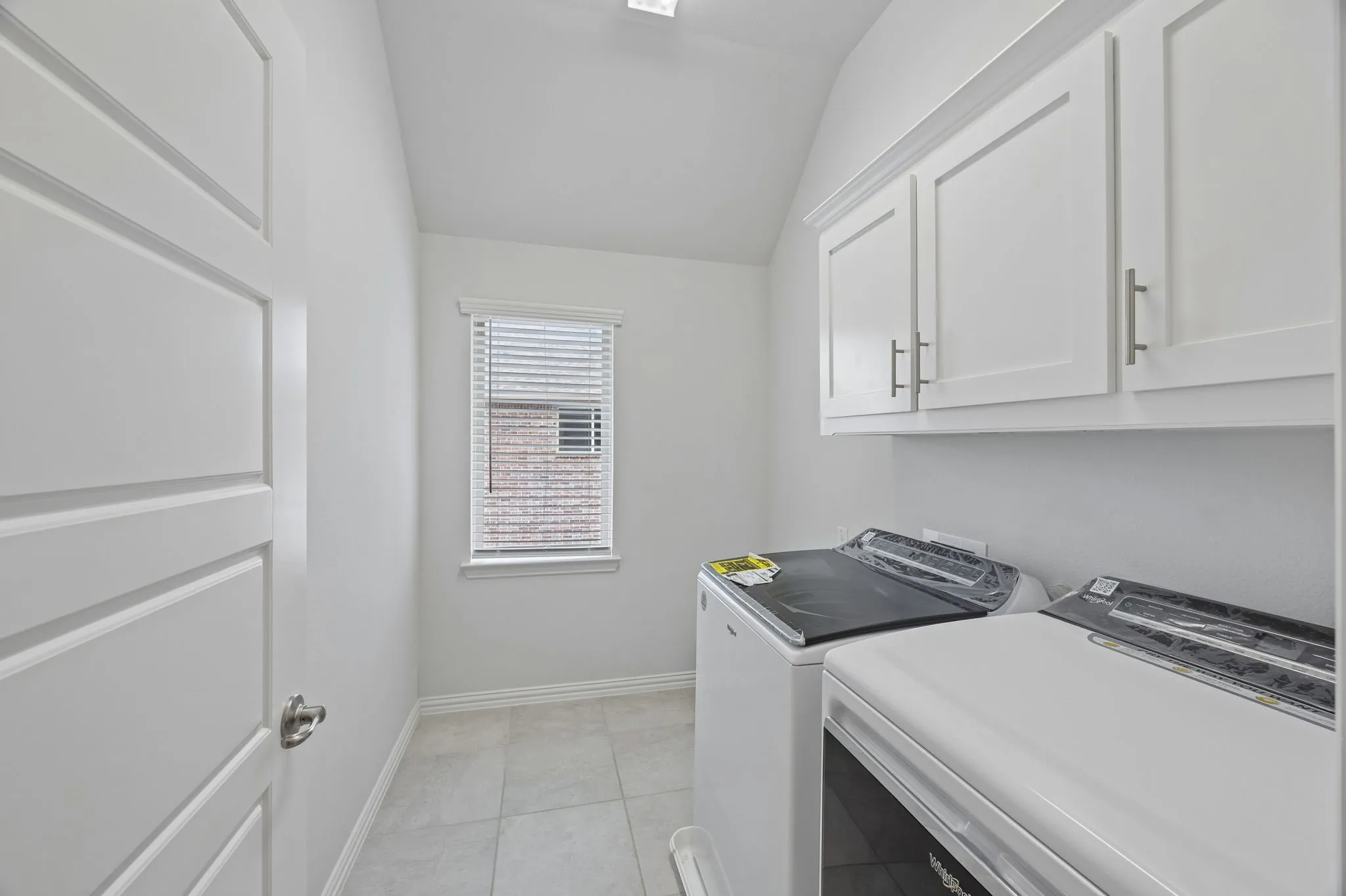Single Family Residence For Sale in Collin County , 261 Golden Gate Drive, Richardson, Texas 75080, 4 Bedroom, 3 Bathroom, 3 Garage spaces, 2,243 Sqft, built in 2019, mls#21375171, Real Estate Agent in Richardson, Homes For Sale in Collin county, Homes For Sale in Richardson, Realtor in Richardson Texas, Real Estate Brokerage Independent Realty Texas, Luminita Cordes Realtor