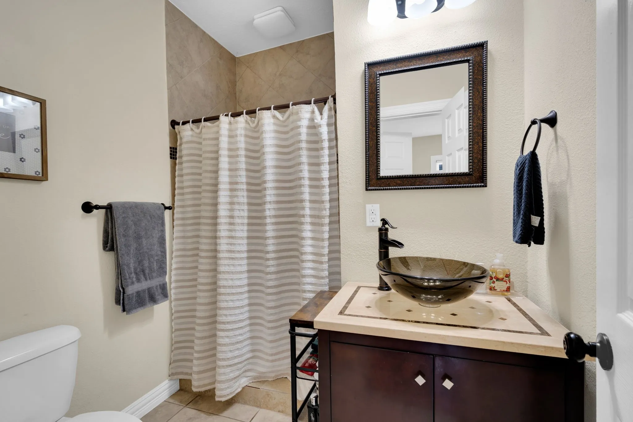 Single Family Residence For Sale in Tarrant County , 4704 Birchman Avenue, Fort Worth, Texas 76107, 3 Bedroom, 2 Bathroom, 2 Garage spaces, 1,582 Sqft, built in 1927, mls#21385871, Real Estate Agent in Fort Worth, Homes For Sale in Tarrant county, Homes For Sale in Fort Worth, Realtor in Fort Worth Texas, Real Estate Brokerage Independent Realty Texas, Luminita Cordes Realtor