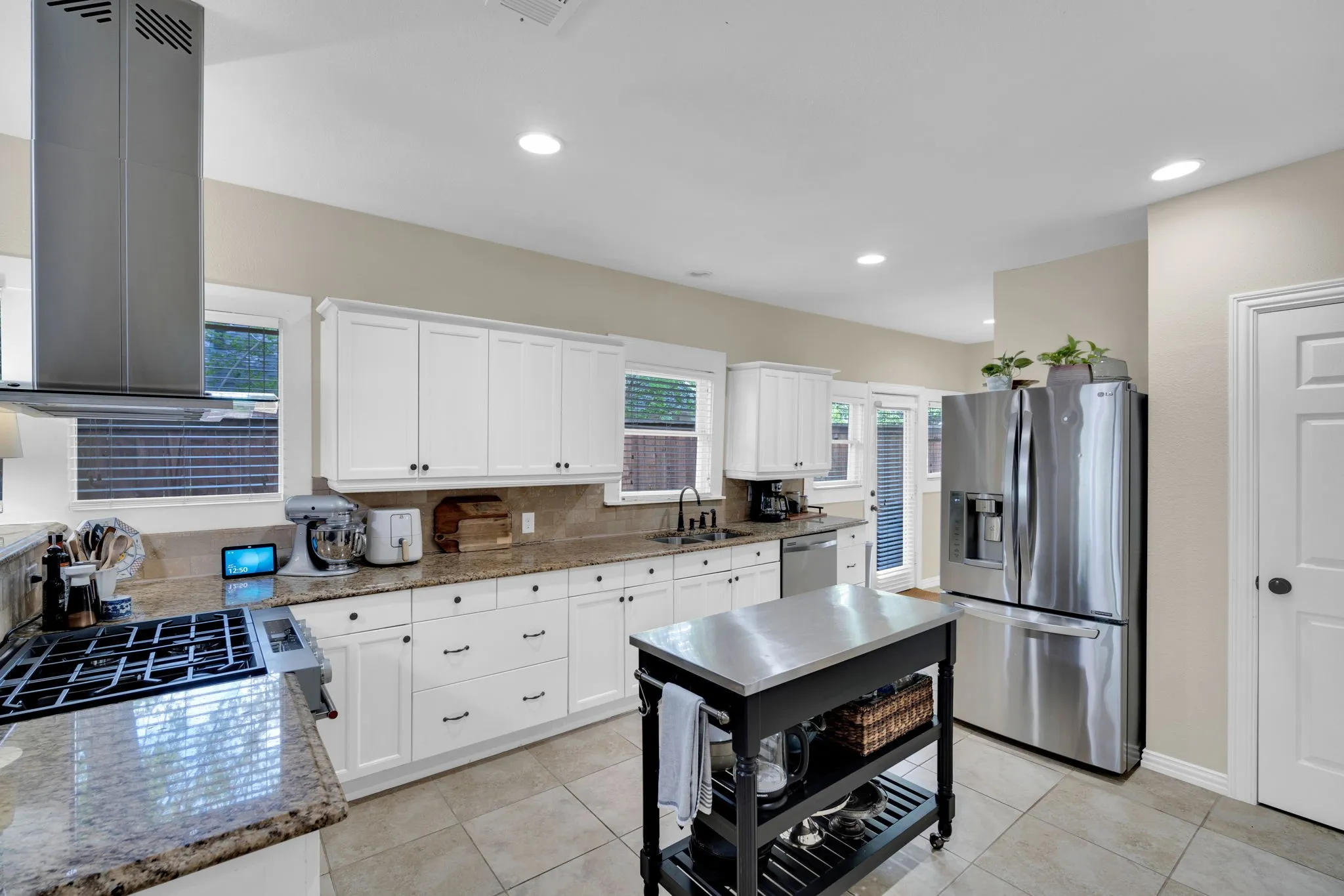 Single Family Residence For Sale in Tarrant County , 4704 Birchman Avenue, Fort Worth, Texas 76107, 3 Bedroom, 2 Bathroom, 2 Garage spaces, 1,582 Sqft, built in 1927, mls#21385871, Real Estate Agent in Fort Worth, Homes For Sale in Tarrant county, Homes For Sale in Fort Worth, Realtor in Fort Worth Texas, Real Estate Brokerage Independent Realty Texas, Luminita Cordes Realtor