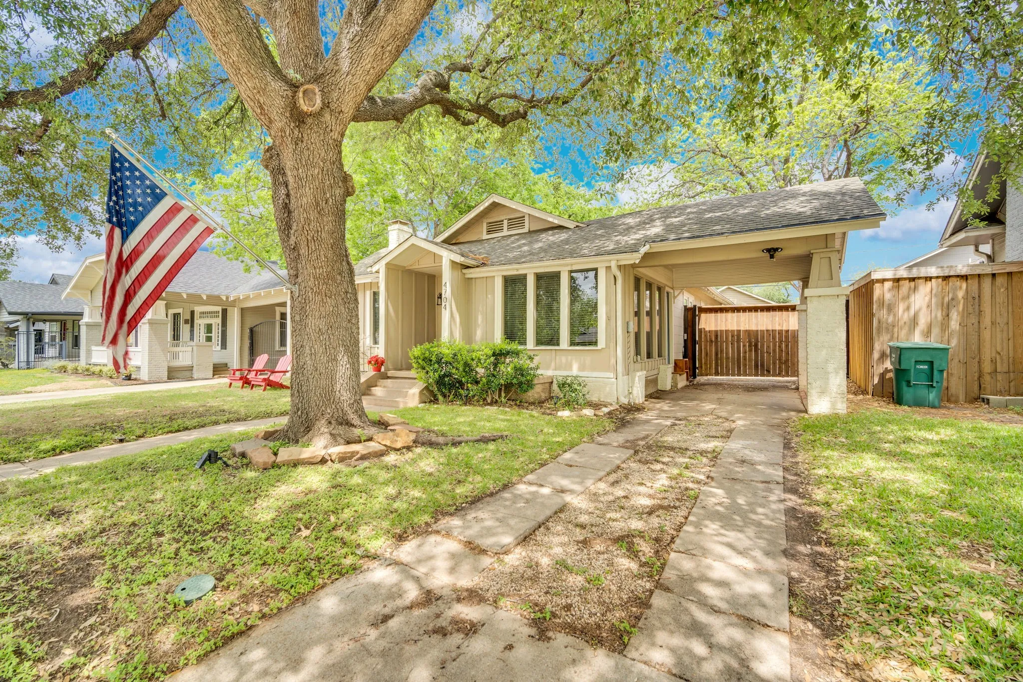 Single Family Residence For Sale in Tarrant County , 4704 Birchman Avenue, Fort Worth, Texas 76107, 3 Bedroom, 2 Bathroom, 2 Garage spaces, 1,582 Sqft, built in 1927, mls#21385871, Real Estate Agent in Fort Worth, Homes For Sale in Tarrant county, Homes For Sale in Fort Worth, Realtor in Fort Worth Texas, Real Estate Brokerage Independent Realty Texas, Luminita Cordes Realtor