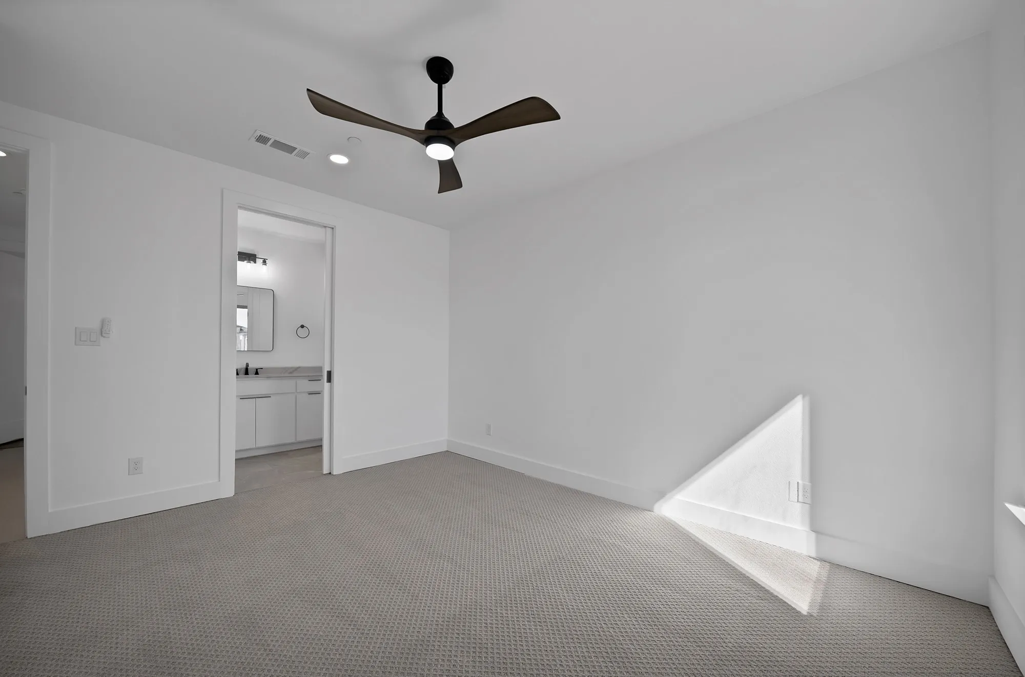 Single Family Residence For Sale in Ellis County , 309 Whispering Way, Red Oak, Texas 75154, 4 Bedroom, 4 Bathroom, 2 Garage spaces, 3,122 Sqft, built in 2022, mls#21386981, Real Estate Agent in Red Oak, Homes For Sale in Ellis county, Homes For Sale in Red Oak, Realtor in Red Oak Texas, Real Estate Brokerage Independent Realty Texas, Luminita Cordes Realtor