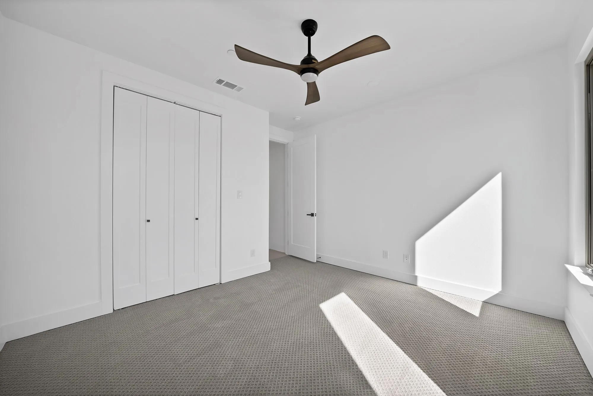 Single Family Residence For Sale in Ellis County , 309 Whispering Way, Red Oak, Texas 75154, 4 Bedroom, 4 Bathroom, 2 Garage spaces, 3,122 Sqft, built in 2022, mls#21386981, Real Estate Agent in Red Oak, Homes For Sale in Ellis county, Homes For Sale in Red Oak, Realtor in Red Oak Texas, Real Estate Brokerage Independent Realty Texas, Luminita Cordes Realtor