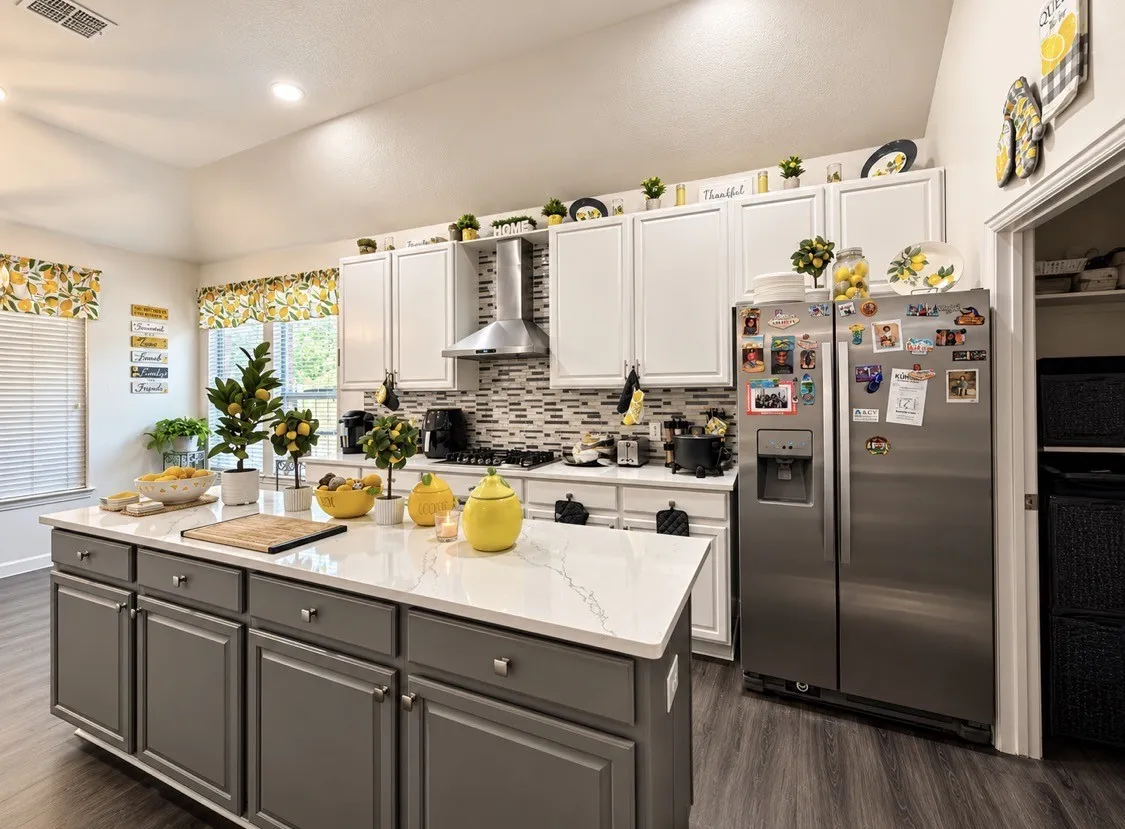 Single Family Residence For Sale in Denton County , 3804 Drexel Drive, Denton, Texas 76210, 3 Bedroom, 3 Bathroom, 2 Garage spaces, 2,862 Sqft, built in 2004, mls#21387025, Real Estate Agent in Denton, Homes For Sale in Denton county, Homes For Sale in Denton, Realtor in Denton Texas, Real Estate Brokerage Independent Realty Texas, Luminita Cordes Realtor