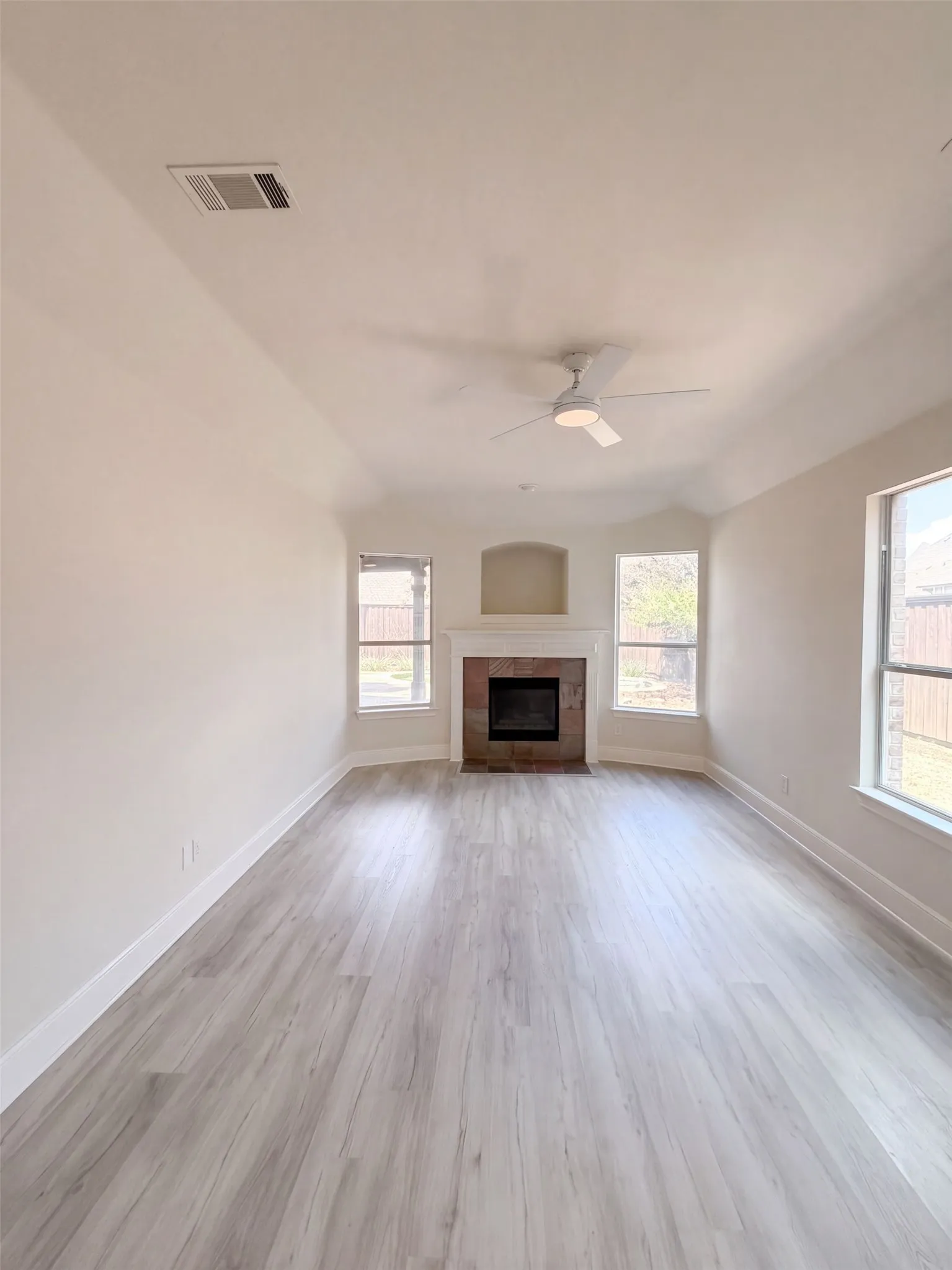 Single Family Residence For Sale in Denton County , 2716 Dearborn Lane, Frisco, Texas 75036, 5 Bedroom, 3 Bathroom, 2 Garage spaces, 3,593 Sqft, built in 2006, mls#21387586, Real Estate Agent in Frisco, Homes For Sale in Denton county, Homes For Sale in Frisco, Realtor in Frisco Texas, Real Estate Brokerage Independent Realty Texas, Luminita Cordes Realtor