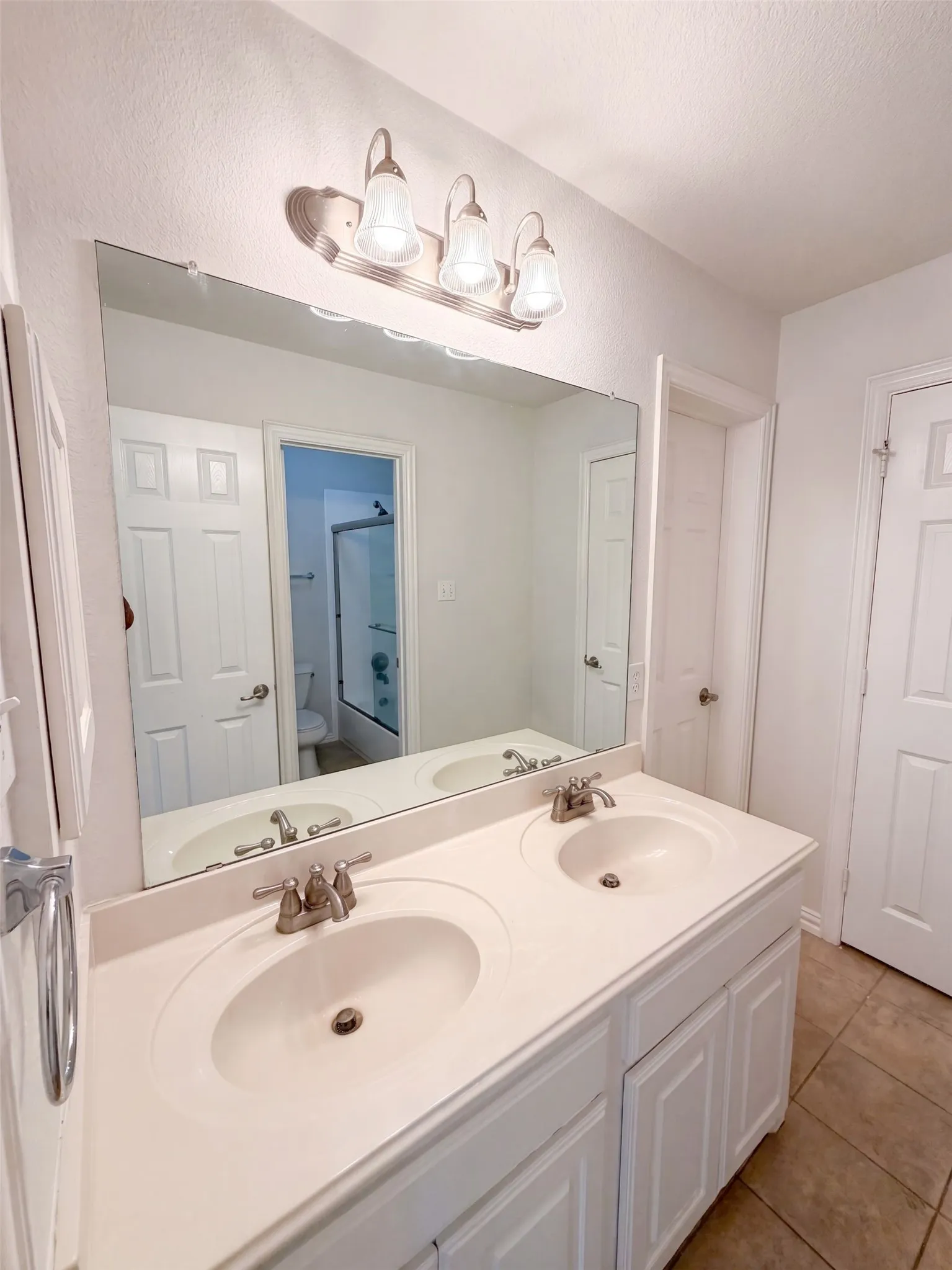 Single Family Residence For Sale in Denton County , 2716 Dearborn Lane, Frisco, Texas 75036, 5 Bedroom, 3 Bathroom, 2 Garage spaces, 3,593 Sqft, built in 2006, mls#21387586, Real Estate Agent in Frisco, Homes For Sale in Denton county, Homes For Sale in Frisco, Realtor in Frisco Texas, Real Estate Brokerage Independent Realty Texas, Luminita Cordes Realtor