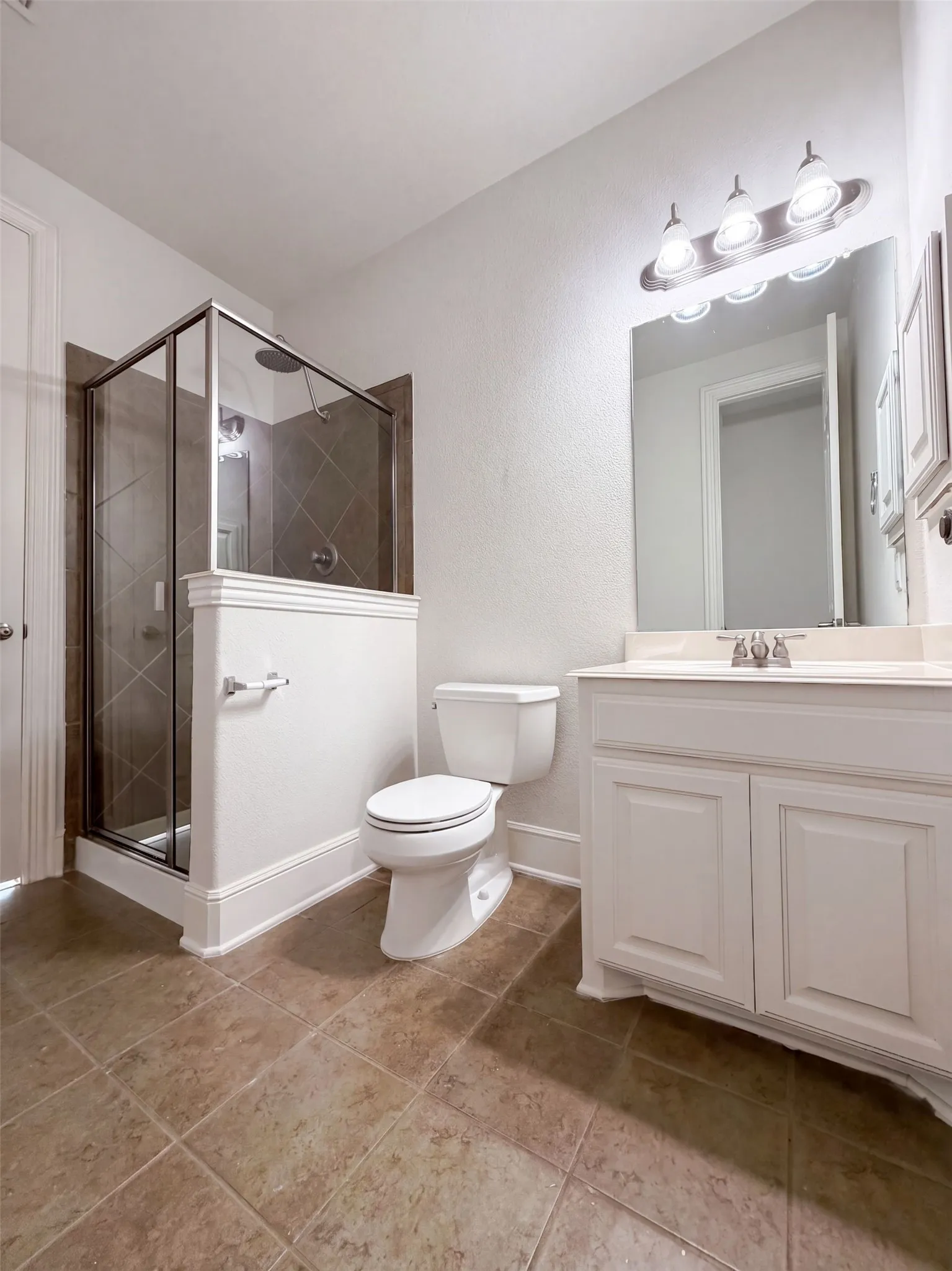 Single Family Residence For Sale in Denton County , 2716 Dearborn Lane, Frisco, Texas 75036, 5 Bedroom, 3 Bathroom, 2 Garage spaces, 3,593 Sqft, built in 2006, mls#21387586, Real Estate Agent in Frisco, Homes For Sale in Denton county, Homes For Sale in Frisco, Realtor in Frisco Texas, Real Estate Brokerage Independent Realty Texas, Luminita Cordes Realtor