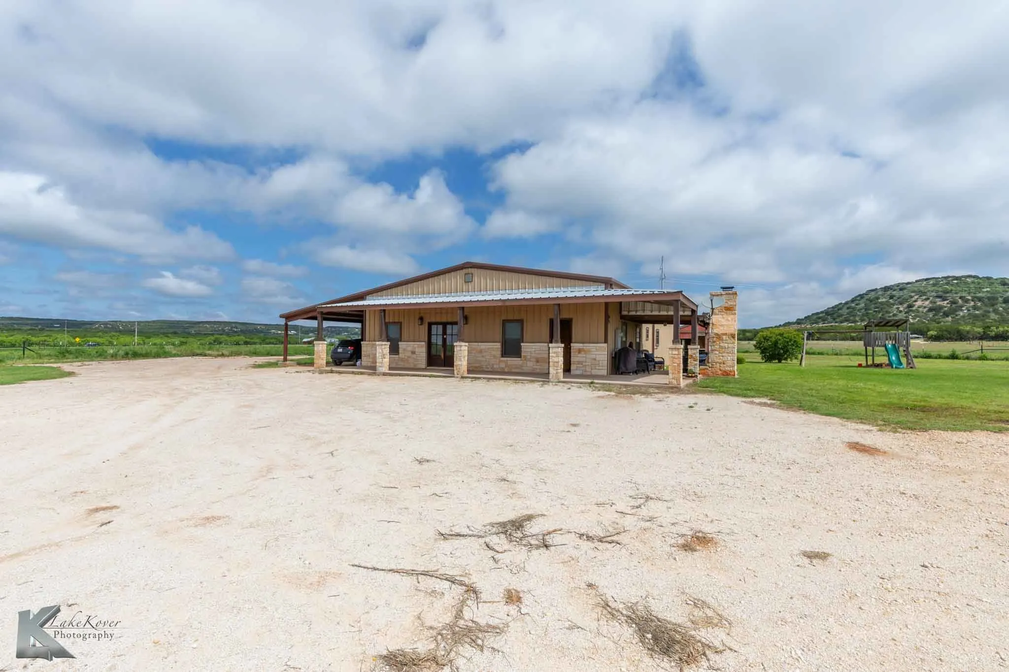 Single Family Residence For Sale in Taylor County , 2574 County Road 162, Ovalo, Texas 79541, 4 Bedroom, 2 Bathroom, Garage spaces, 2,400 Sqft, built in 2013, mls#21387592, Real Estate Agent in Ovalo, Homes For Sale in Taylor county, Homes For Sale in Ovalo, Realtor in Ovalo Texas, Real Estate Brokerage Independent Realty Texas, Luminita Cordes Realtor