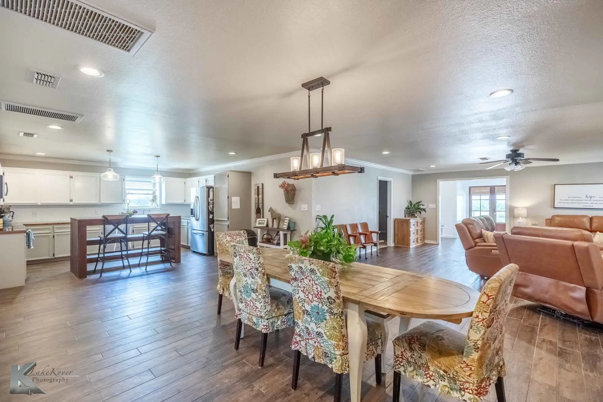 Single Family Residence For Sale in Taylor County , 2574 County Road 162, Ovalo, Texas 79541, 4 Bedroom, 2 Bathroom, Garage spaces, 2,400 Sqft, built in 2013, mls#21387592, Real Estate Agent in Ovalo, Homes For Sale in Taylor county, Homes For Sale in Ovalo, Realtor in Ovalo Texas, Real Estate Brokerage Independent Realty Texas, Luminita Cordes Realtor