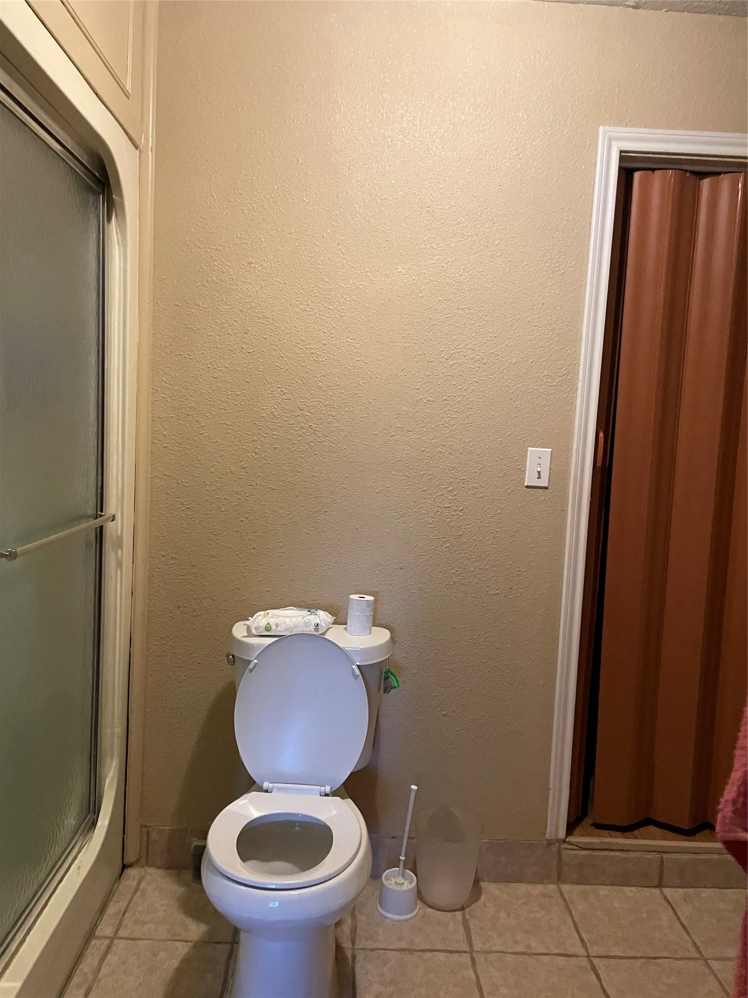 Single Family Residence For Sale in Dallas County , 325 Sparks Drive, Grand Prairie, Texas 75051, 3 Bedroom, 3 Bathroom, Garage spaces, 1,734 Sqft, built in 1964, mls#21387579, Real Estate Agent in Grand Prairie, Homes For Sale in Dallas county, Homes For Sale in Grand Prairie, Realtor in Grand Prairie Texas, Real Estate Brokerage Independent Realty Texas, Luminita Cordes Realtor