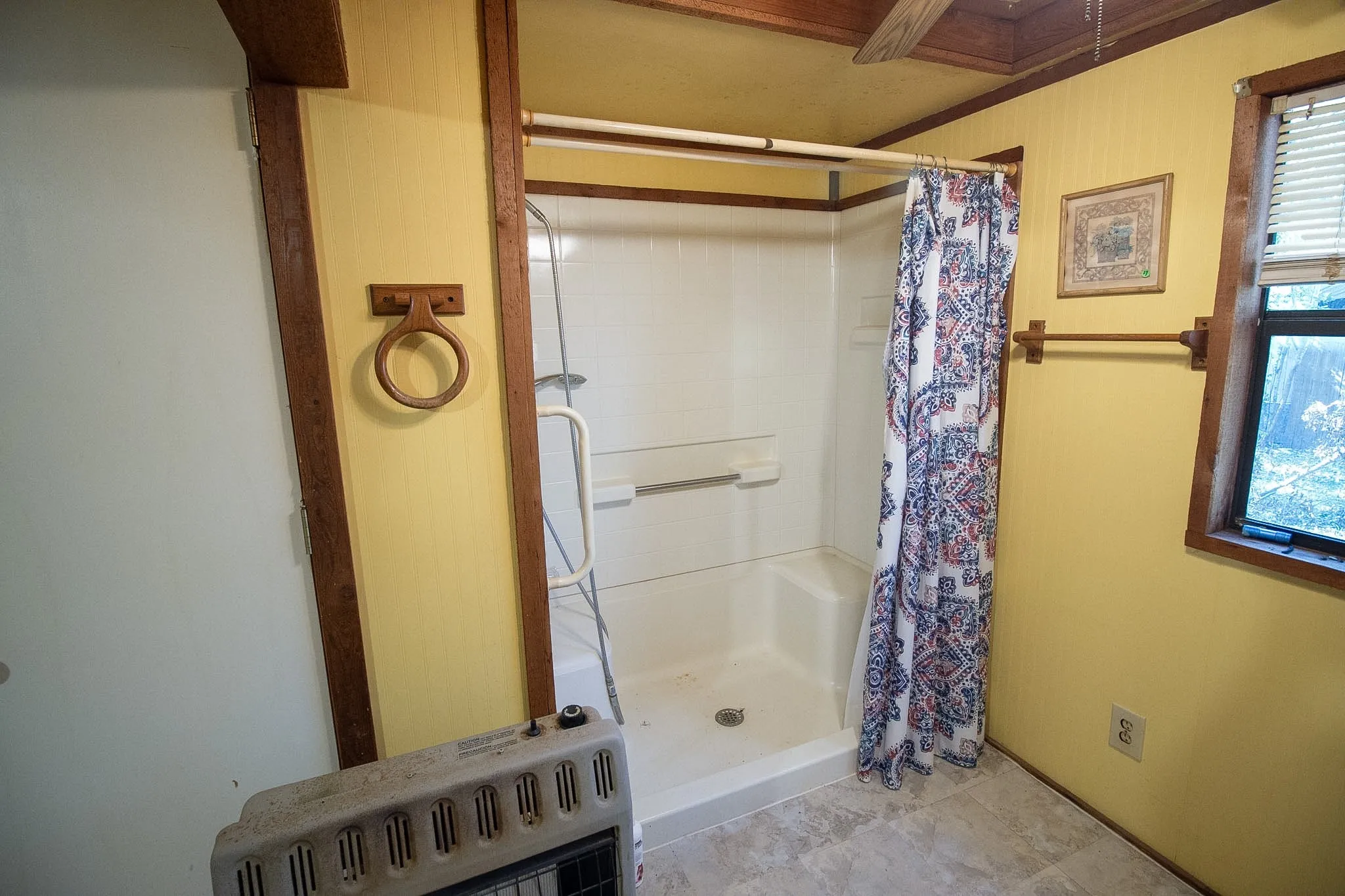 Single Family Residence For Sale in Grayson County , 441 Lazy Acres Circle, Pottsboro, Texas 75076, 2 Bedroom, 2 Bathroom, Garage spaces, 1,509 Sqft, built in 1962, mls#21387587, Real Estate Agent in Pottsboro, Homes For Sale in Grayson county, Homes For Sale in Pottsboro, Realtor in Pottsboro Texas, Real Estate Brokerage Independent Realty Texas, Luminita Cordes Realtor