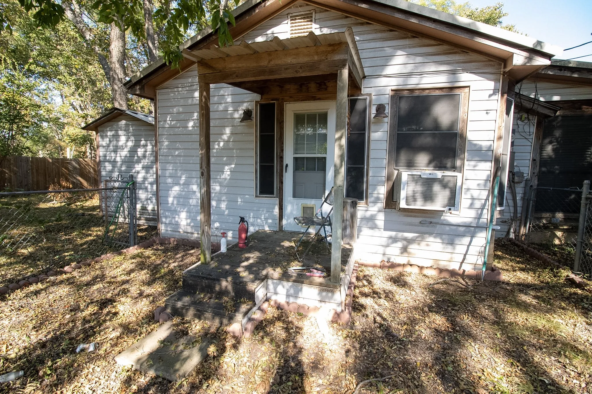 Single Family Residence For Sale in Grayson County , 441 Lazy Acres Circle, Pottsboro, Texas 75076, 2 Bedroom, 2 Bathroom, Garage spaces, 1,509 Sqft, built in 1962, mls#21387587, Real Estate Agent in Pottsboro, Homes For Sale in Grayson county, Homes For Sale in Pottsboro, Realtor in Pottsboro Texas, Real Estate Brokerage Independent Realty Texas, Luminita Cordes Realtor