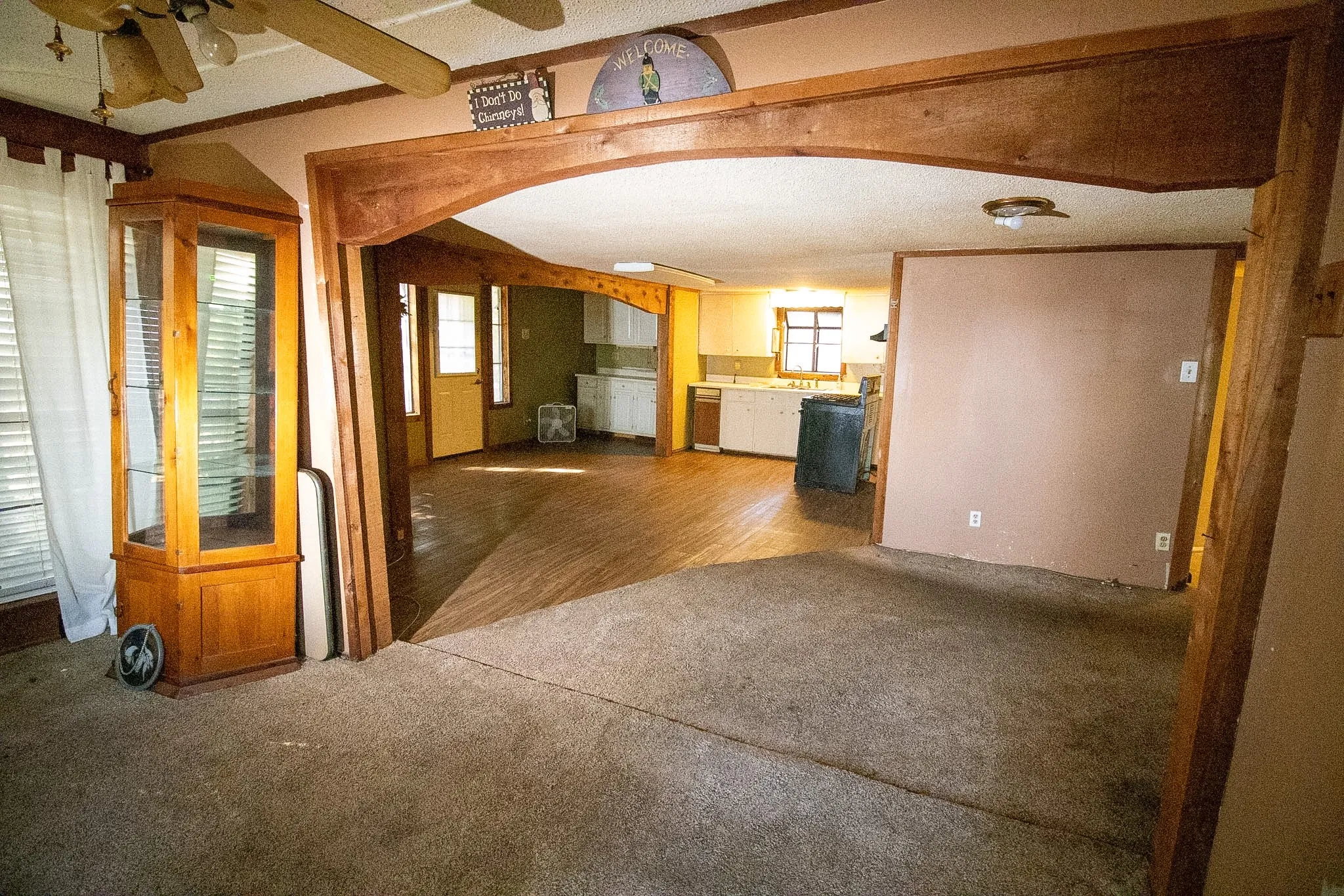 Single Family Residence For Sale in Grayson County , 441 Lazy Acres Circle, Pottsboro, Texas 75076, 2 Bedroom, 2 Bathroom, Garage spaces, 1,509 Sqft, built in 1962, mls#21387587, Real Estate Agent in Pottsboro, Homes For Sale in Grayson county, Homes For Sale in Pottsboro, Realtor in Pottsboro Texas, Real Estate Brokerage Independent Realty Texas, Luminita Cordes Realtor