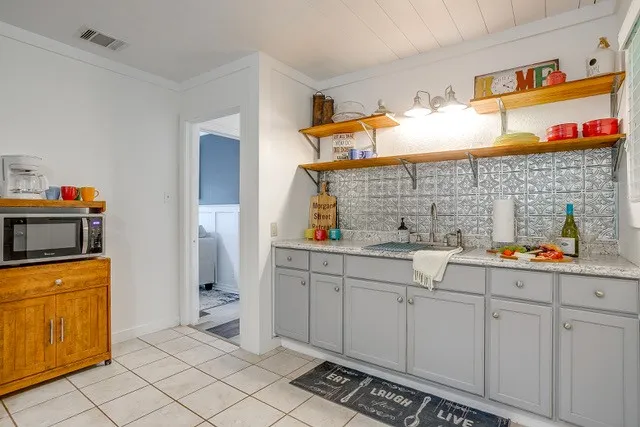 Office For Sale in Hood County , 412 S Morgan Street, Granbury, Texas 76048, 0, 0, Garage spaces, 0 Sqft, built in 1955, mls#21386917, Real Estate Agent in Granbury, Homes For Sale in Hood county, Homes For Sale in Granbury, Realtor in Granbury Texas, Real Estate Brokerage Independent Realty Texas, Luminita Cordes Realtor