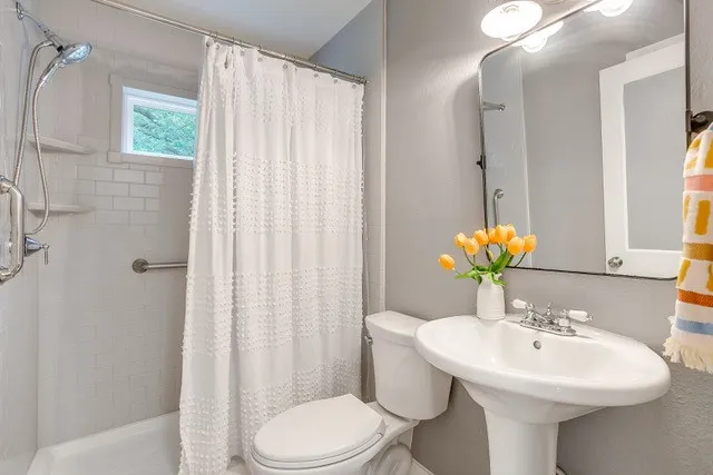 Office For Sale in Hood County , 412 S Morgan Street, Granbury, Texas 76048, 0, 0, Garage spaces, 0 Sqft, built in 1955, mls#21386917, Real Estate Agent in Granbury, Homes For Sale in Hood county, Homes For Sale in Granbury, Realtor in Granbury Texas, Real Estate Brokerage Independent Realty Texas, Luminita Cordes Realtor