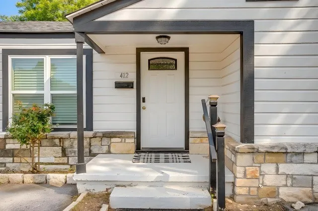 Office For Sale in Hood County , 412 S Morgan Street, Granbury, Texas 76048, 0, 0, Garage spaces, 0 Sqft, built in 1955, mls#21386917, Real Estate Agent in Granbury, Homes For Sale in Hood county, Homes For Sale in Granbury, Realtor in Granbury Texas, Real Estate Brokerage Independent Realty Texas, Luminita Cordes Realtor