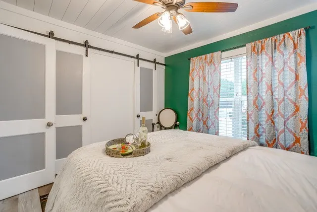 Office For Sale in Hood County , 412 S Morgan Street, Granbury, Texas 76048, 0, 0, Garage spaces, 0 Sqft, built in 1955, mls#21386917, Real Estate Agent in Granbury, Homes For Sale in Hood county, Homes For Sale in Granbury, Realtor in Granbury Texas, Real Estate Brokerage Independent Realty Texas, Luminita Cordes Realtor