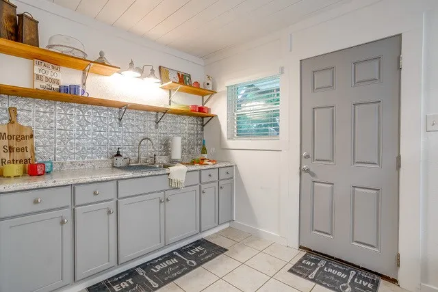 Office For Sale in Hood County , 412 S Morgan Street, Granbury, Texas 76048, 0, 0, Garage spaces, 0 Sqft, built in 1955, mls#21386917, Real Estate Agent in Granbury, Homes For Sale in Hood county, Homes For Sale in Granbury, Realtor in Granbury Texas, Real Estate Brokerage Independent Realty Texas, Luminita Cordes Realtor